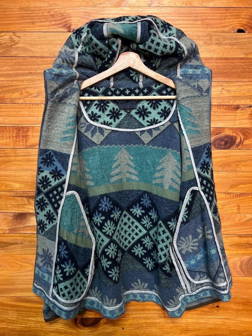 Japanese Brand CRESCENT MAX NATIVE PRINT WOOL HOODIE Size US M / EU 48-50 / 2 - 10 Thumbnail