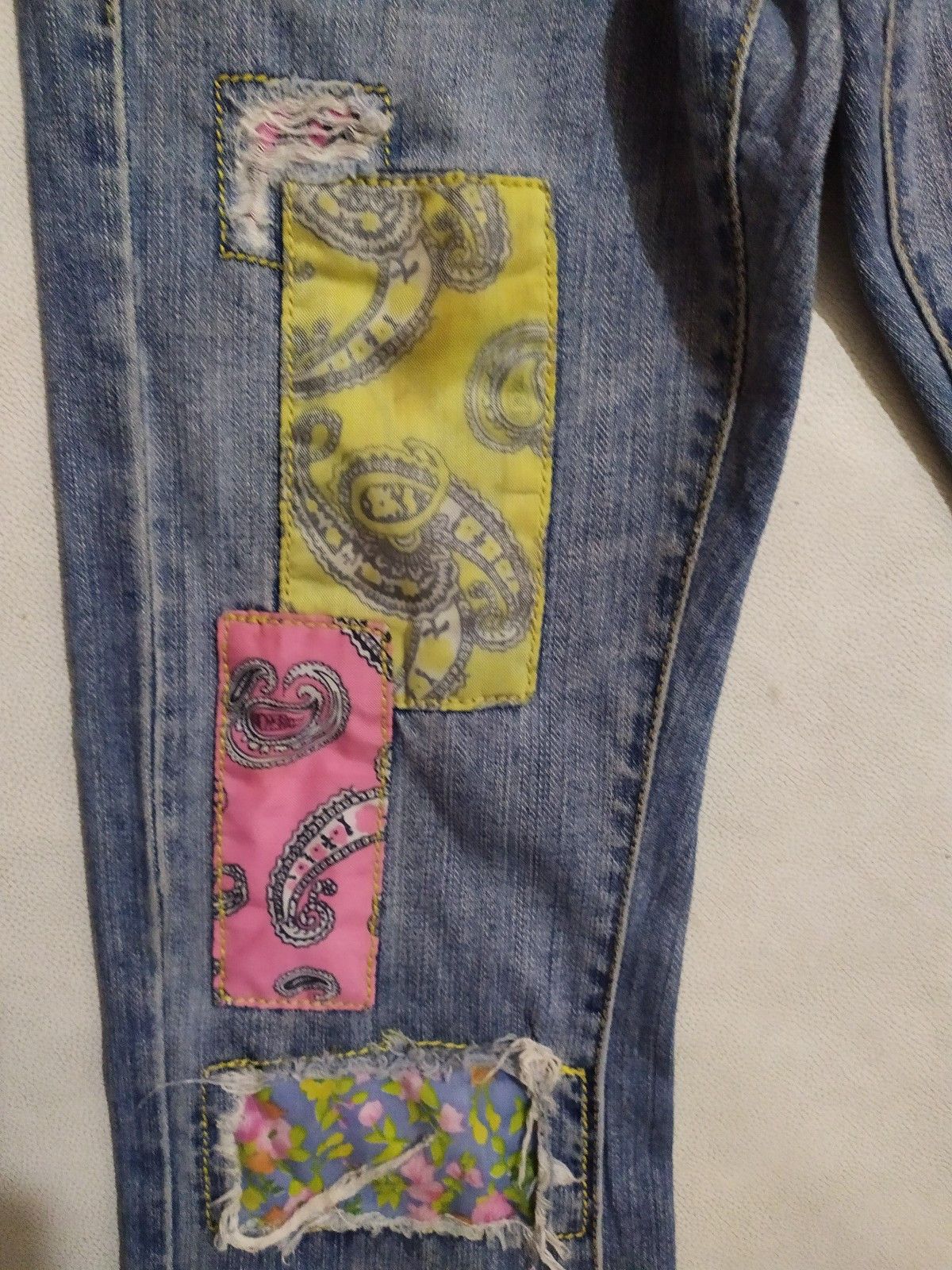 Levi's Levis Paisley Patchwork Distressed low rise flare Denim Size 27" / US 4 / IT 40 - 4 Thumbnail