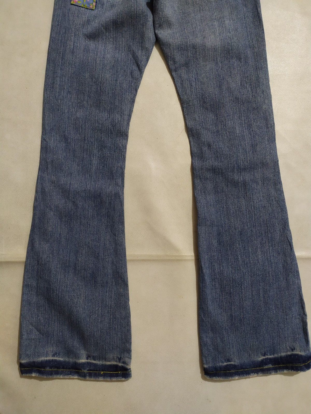 Levi's Levis Paisley Patchwork Distressed low rise flare Denim Size 27" / US 4 / IT 40 - 12 Thumbnail