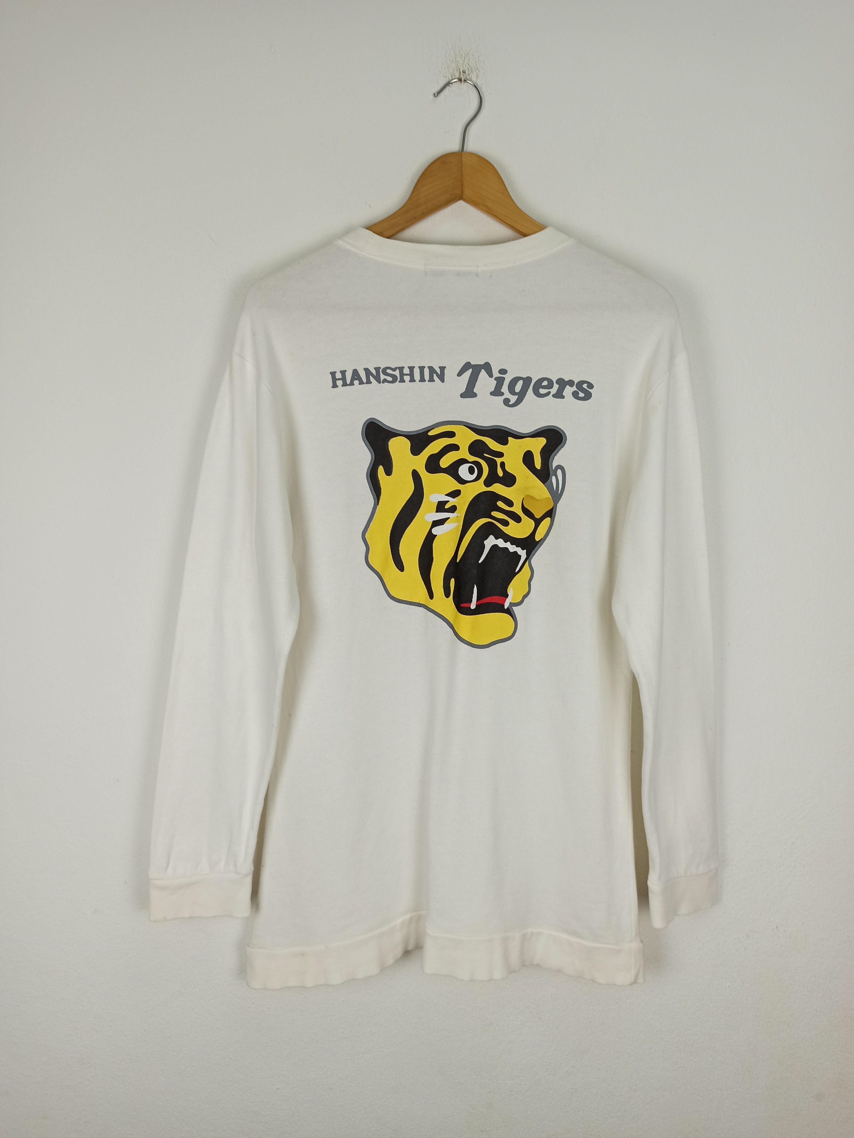 image of Vintage Hanshin Tiger Big Logo Sweatshirt Crewneck in White, Men's (Size Medium)