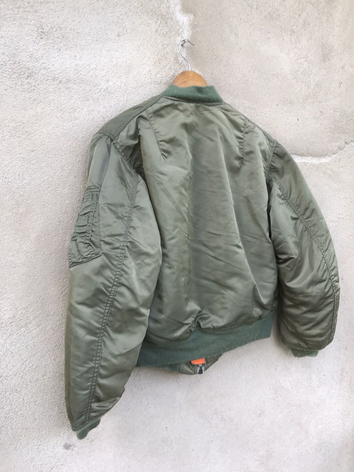 Alpha Industries RARE VINTAGE 70s ALPHA INDUSTRIES MA1 USAF BOMBER JACKET Size US M / EU 48-50 / 2 - 6 Thumbnail