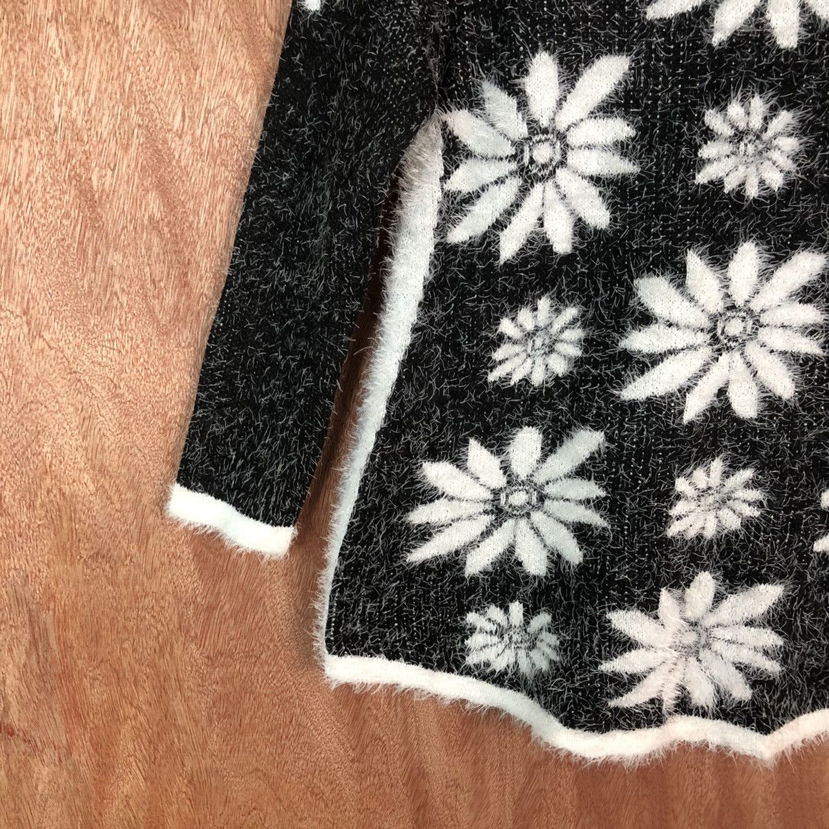 Japanese Brand Pierre Mailne Paris Flower Shaggy Fur Mohair Knitwear #6670 Size US M / EU 48-50 / 2 - 4 Thumbnail