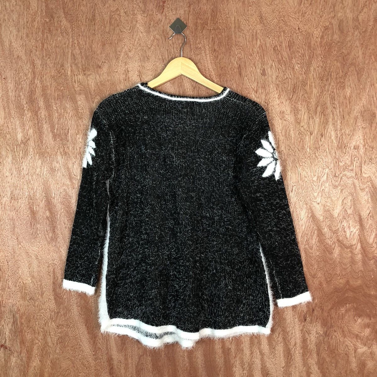Japanese Brand Pierre Mailne Paris Flower Shaggy Fur Mohair Knitwear #6670 Size US M / EU 48-50 / 2 - 10 Thumbnail