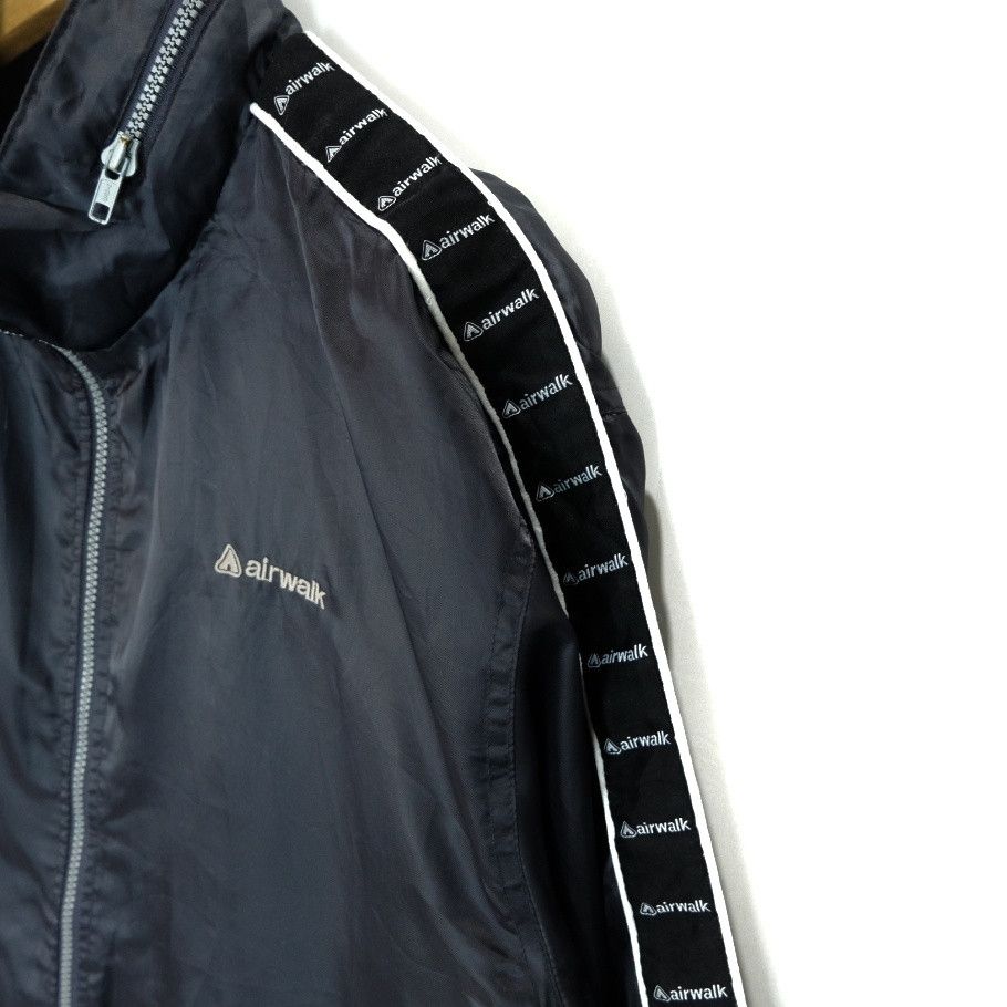 Airwalk AIRWALK Sportswear Training Jacket Sidetape Size US XL / EU 56 / 4 - 6 Thumbnail