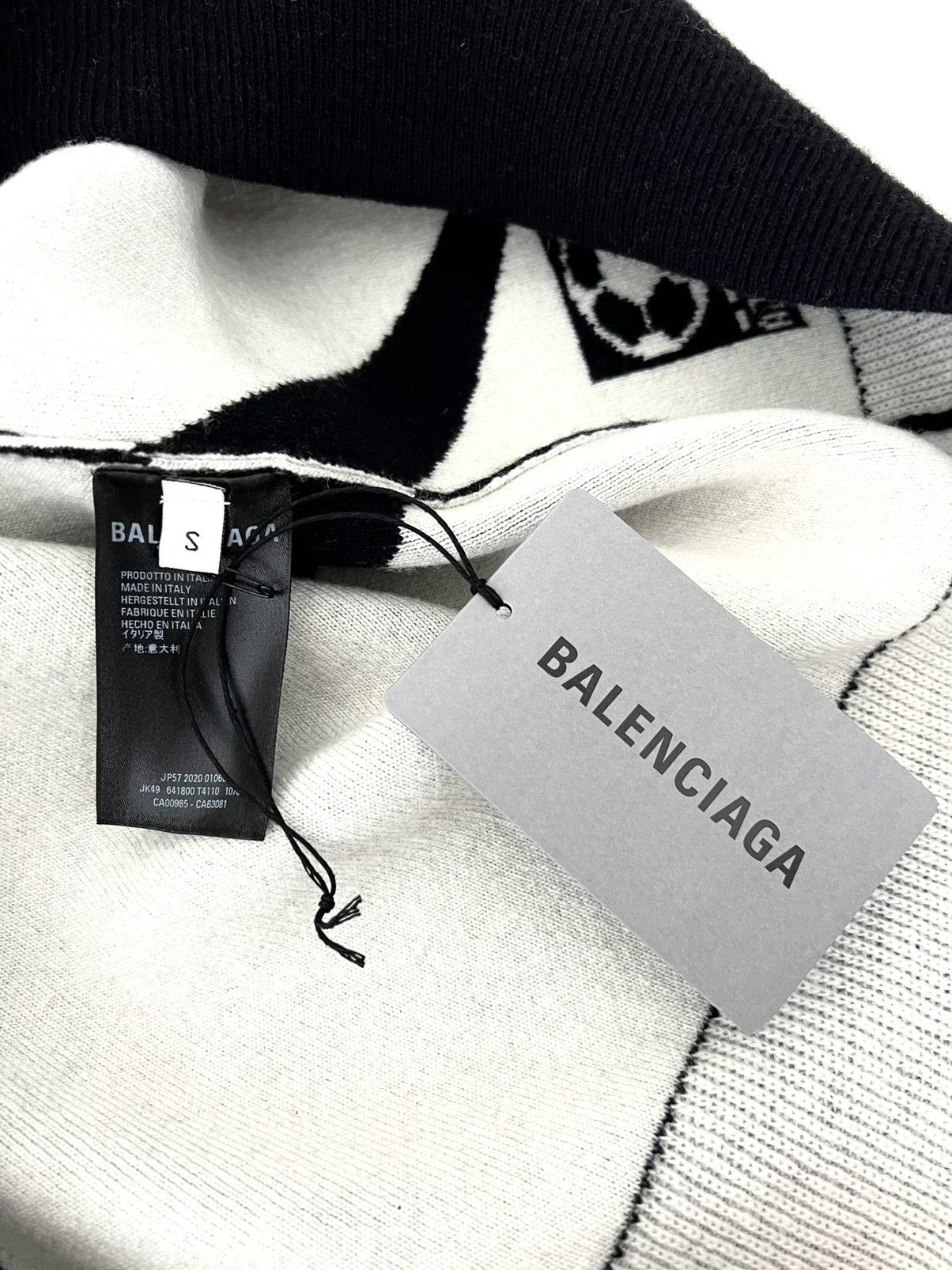 Balenciaga Balenciaga Wool and Cashmere Oversized Sweater Size US S / EU 44-46 / 1 - 6 Thumbnail