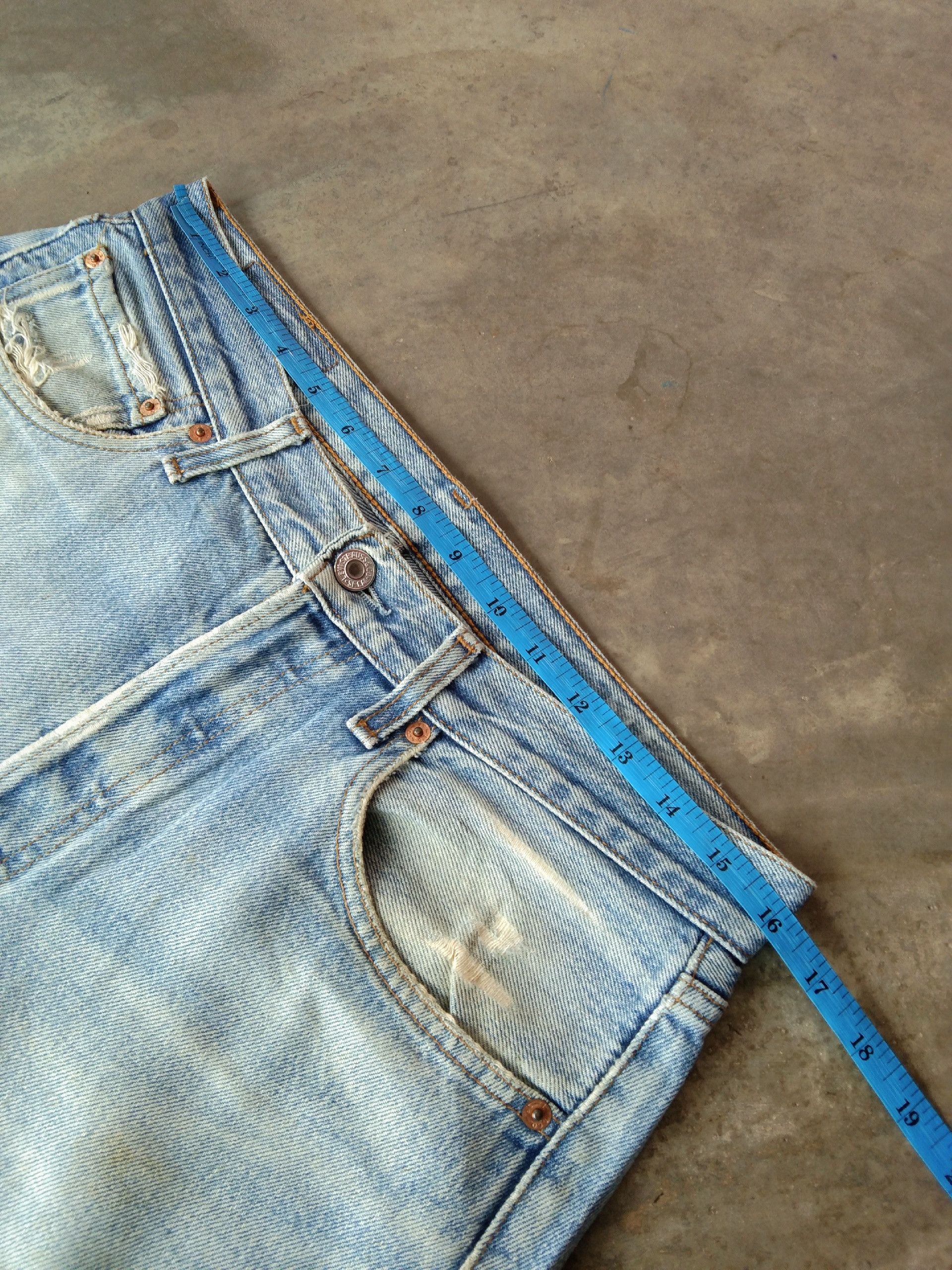 Levi's 90s Vintage Levi's 501 Light Wash Distressed Jeans 32x29 Size US 32 / EU 48 - 9 Thumbnail