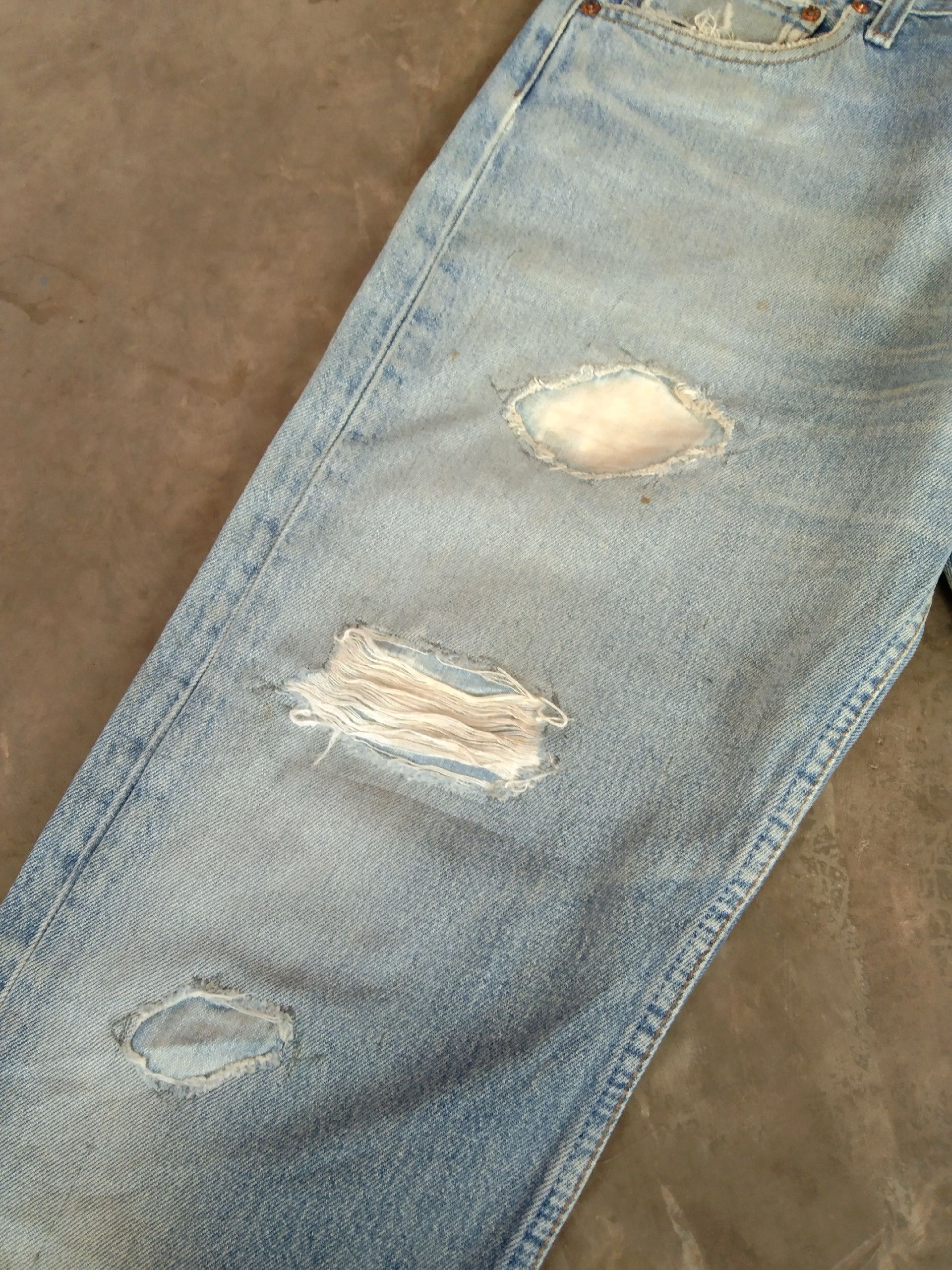 Levi's 90s Vintage Levi's 501 Light Wash Distressed Jeans 32x29 Size US 32 / EU 48 - 7 Thumbnail
