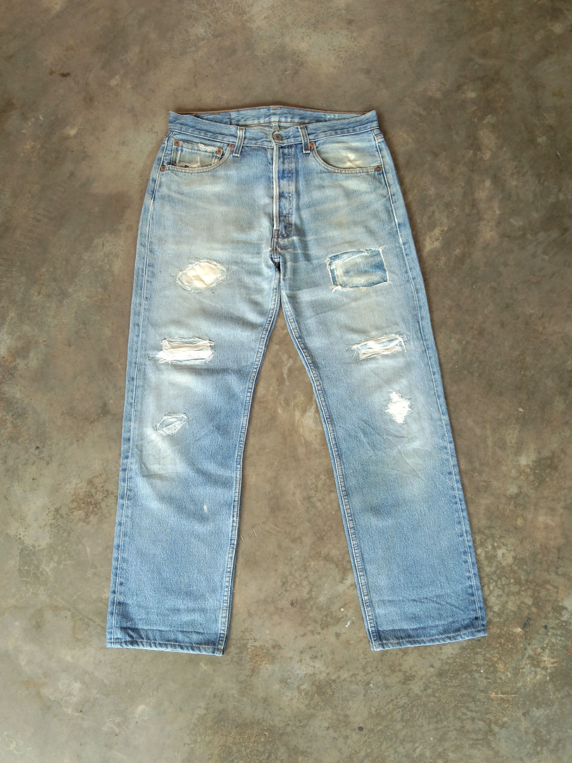 Levi's 90s Vintage Levi's 501 Light Wash Distressed Jeans 32x29 Size US 32 / EU 48 - 1 Thumbnail