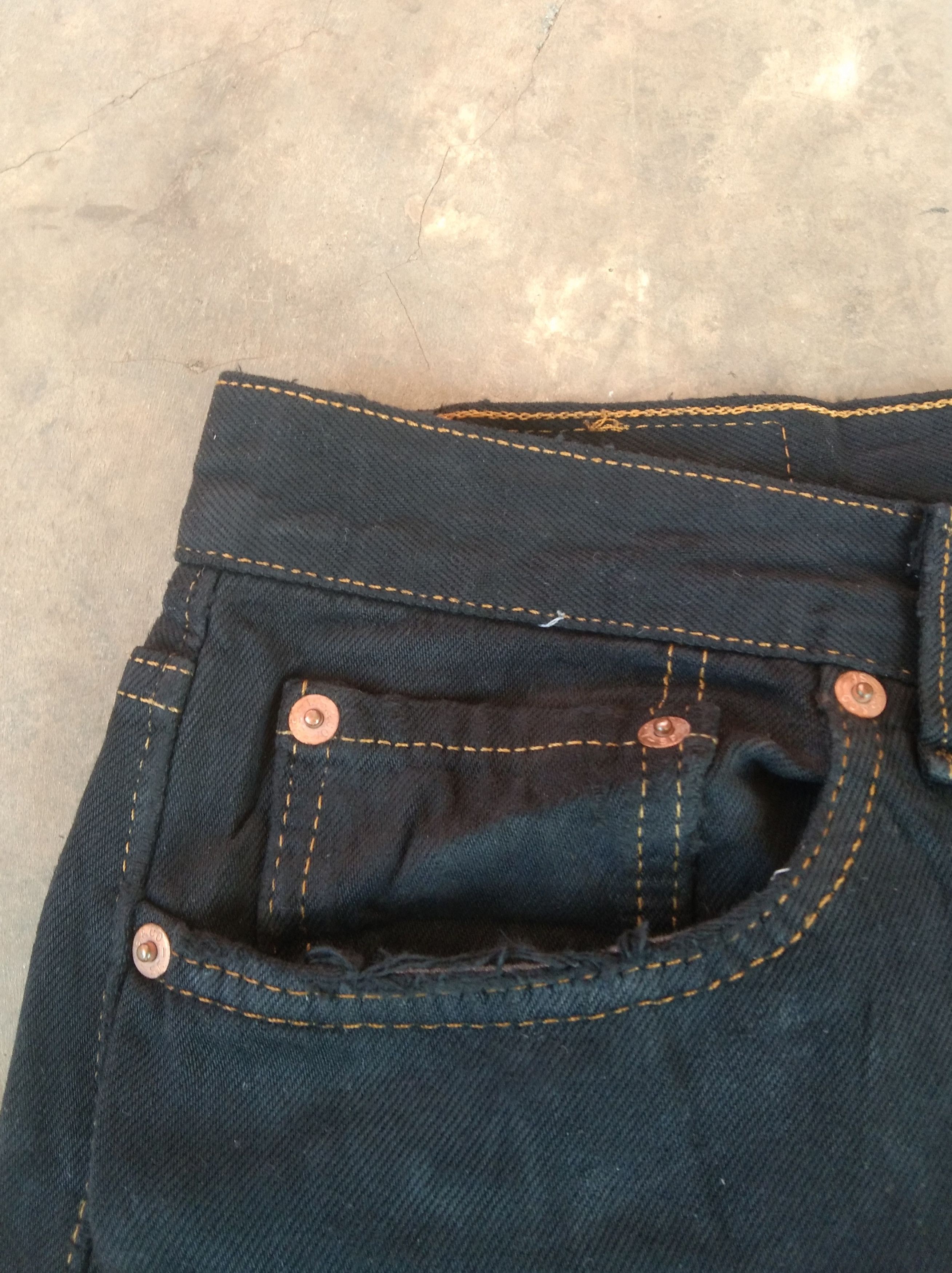Levi's Vintage Levi's 501 Black Straight Leg Jeans 34x36 Size US 34 / EU 50 - 11 Thumbnail