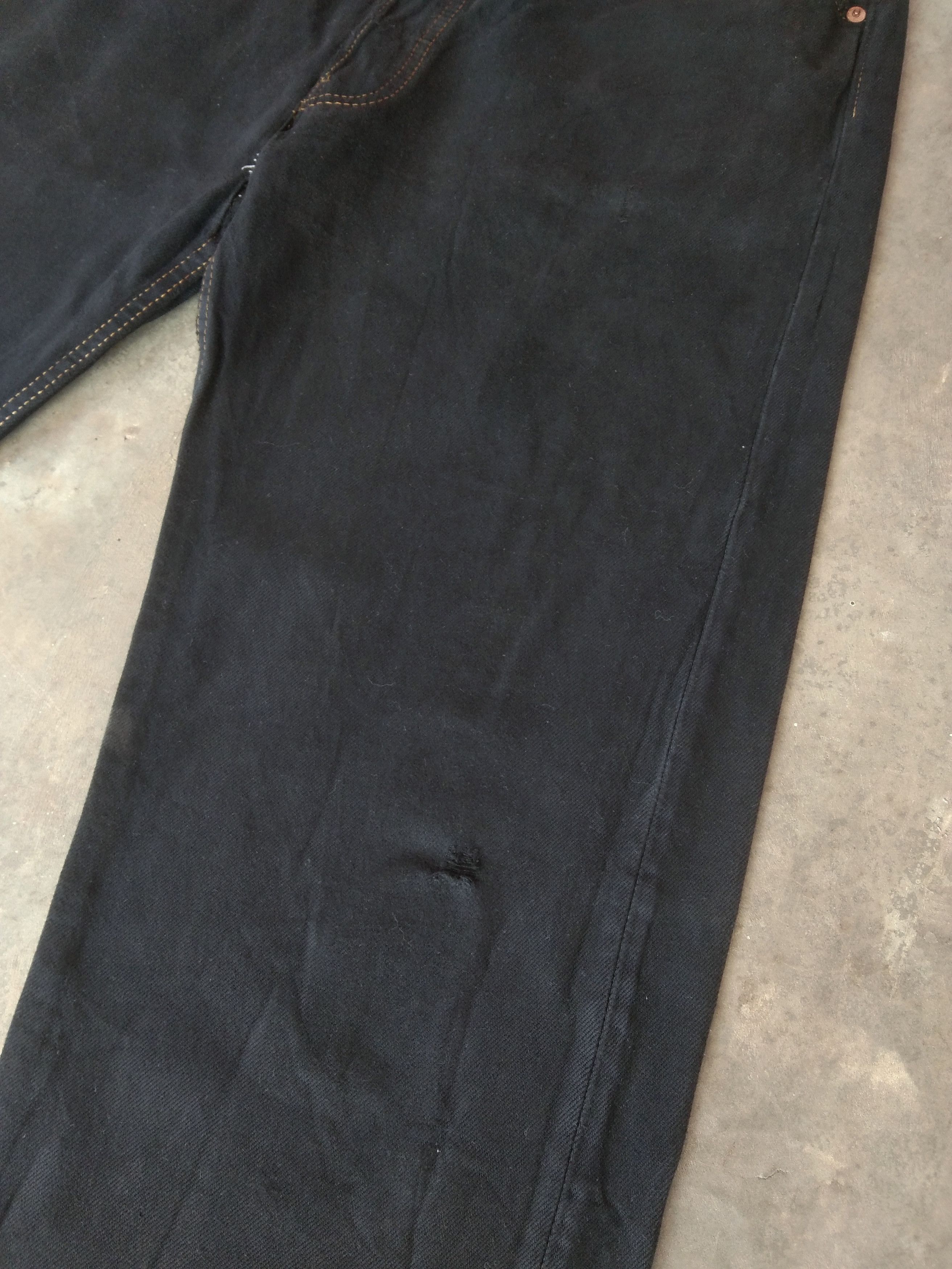 Levi's Vintage Levi's 501 Black Straight Leg Jeans 34x36 Size US 34 / EU 50 - 8 Thumbnail