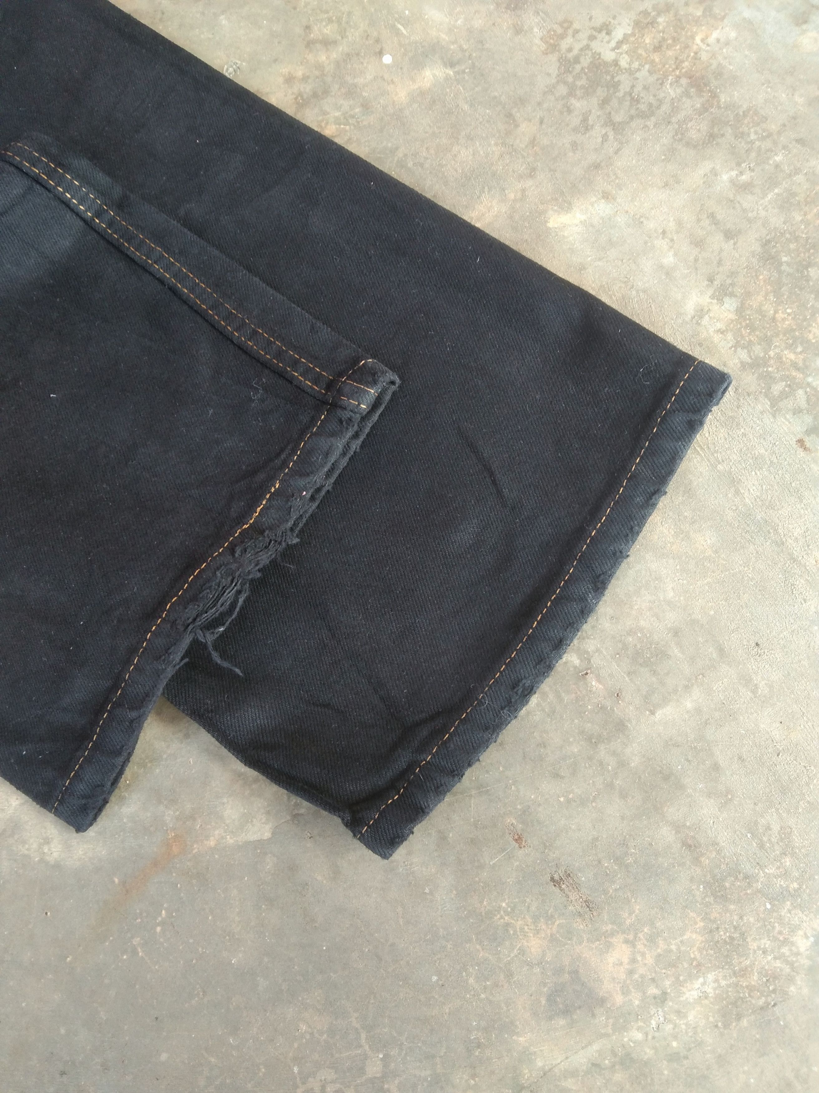 Levi's Vintage Levi's 501 Black Straight Leg Jeans 34x36 Size US 34 / EU 50 - 3 Thumbnail