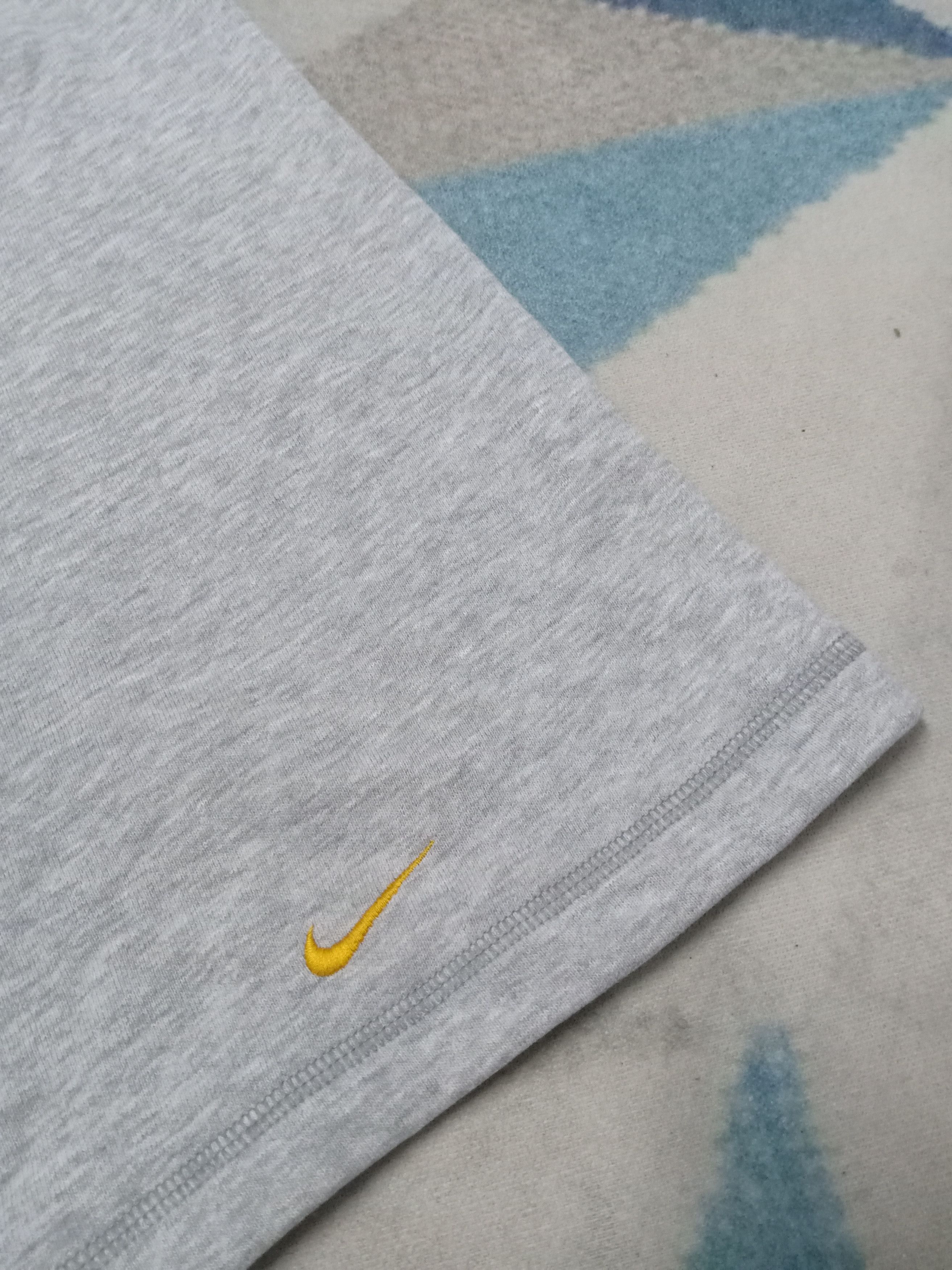 Nike 90's Vintage Nike Short Size US 33 - 2 Thumbnail