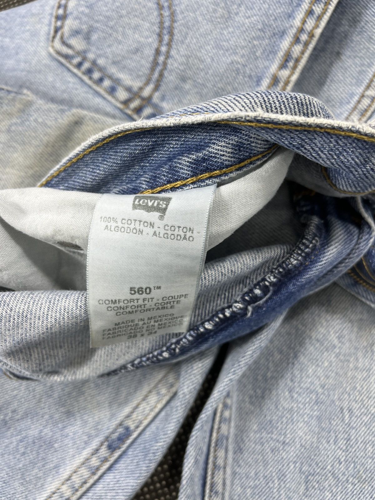 Levi's Vintage Levis 560 Light Wash Jeans - J517 Size US 39 - 8 Thumbnail