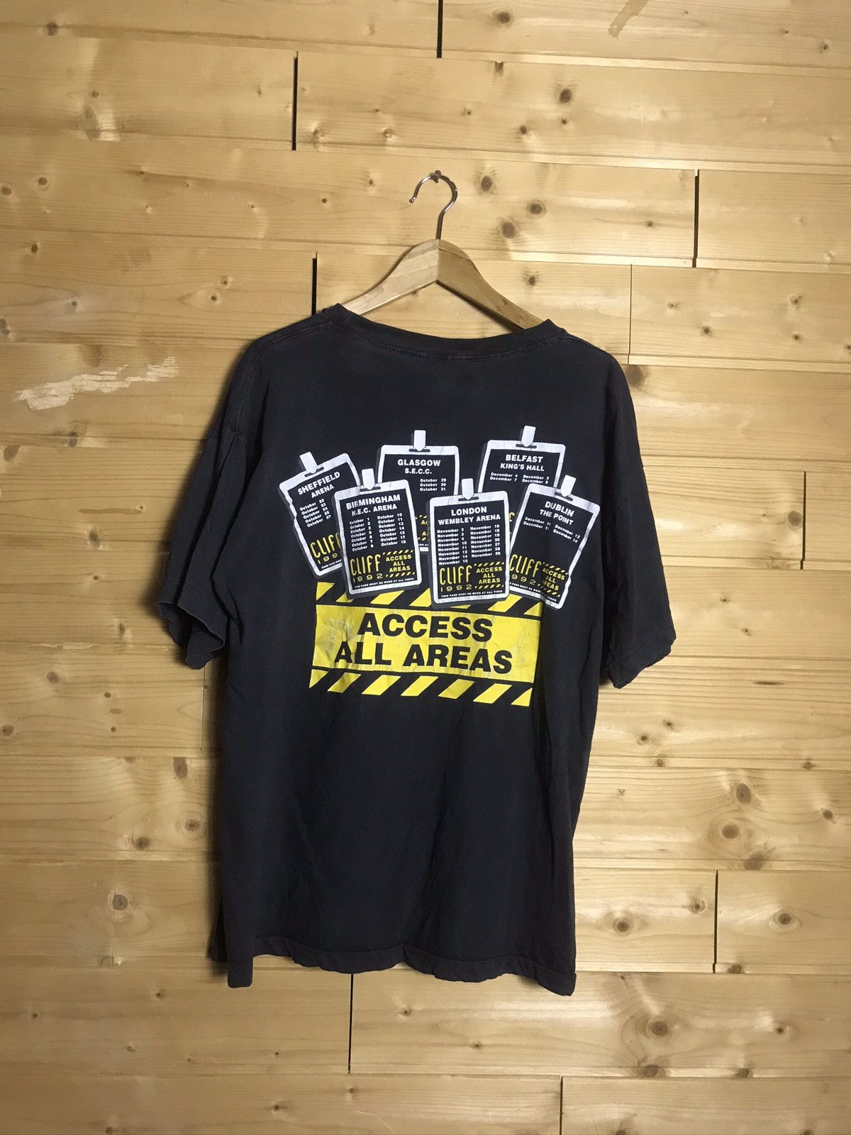 Band Tees 1992 Vintage 90s Cliff Richard tour t-shirt Size US XL / EU 56 / 4 - 12 Thumbnail