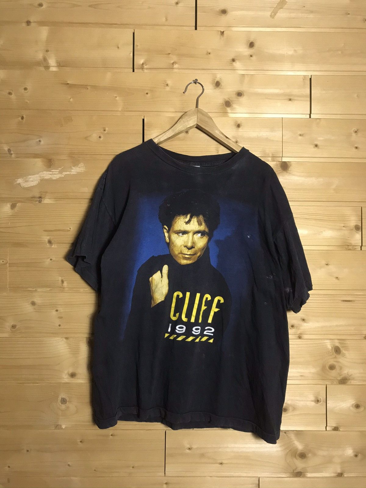 Band Tees 1992 Vintage 90s Cliff Richard tour t-shirt Size US XL / EU 56 / 4 - 2 Thumbnail