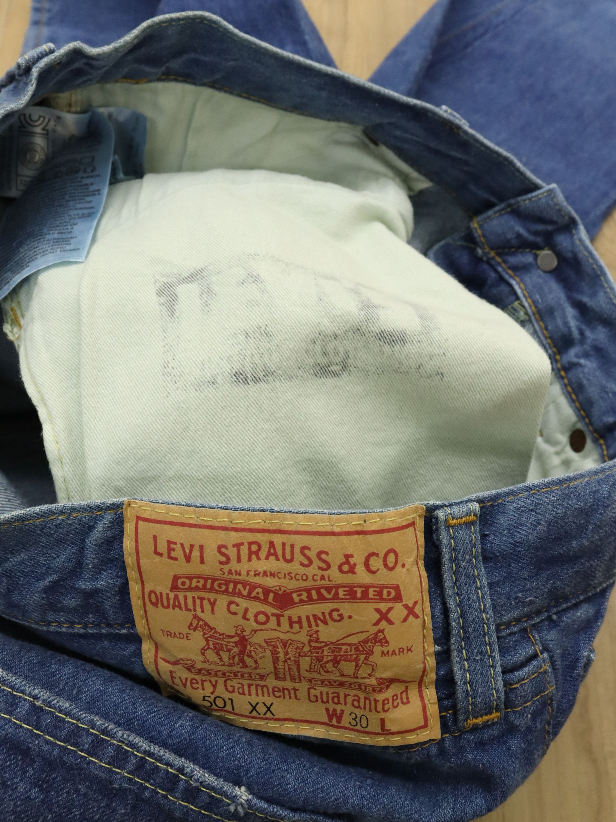 Levi's Vintage Clothing LVC 501XX 1955 50s Model Selvedge Big E Loose Straight Jean Size US 30 / EU 46 - 23 Thumbnail