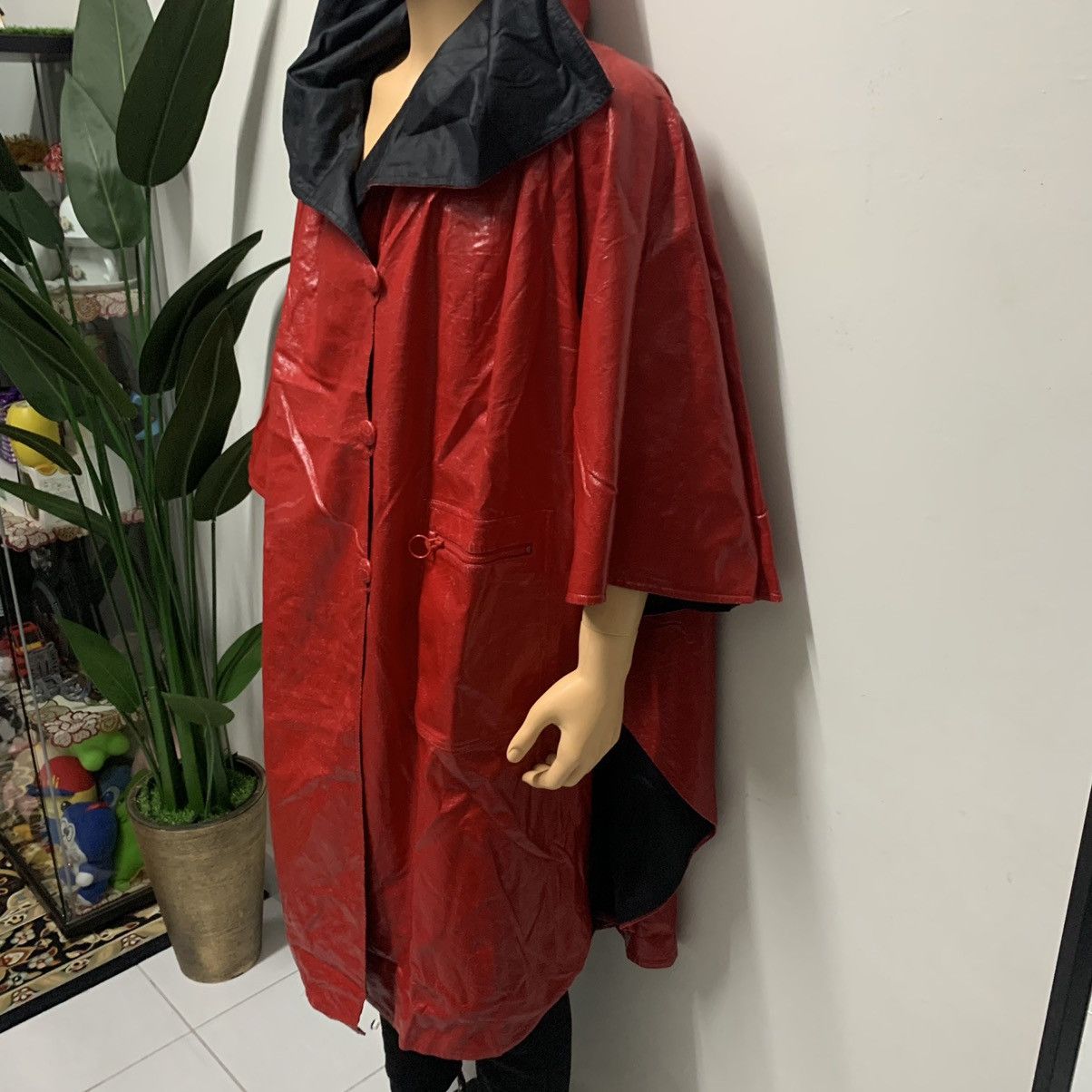 Japanese Brand Reversible RED & BLACK Leather Poncho #1388-58 Size US XXL / EU 58 / 5 - 3 Thumbnail