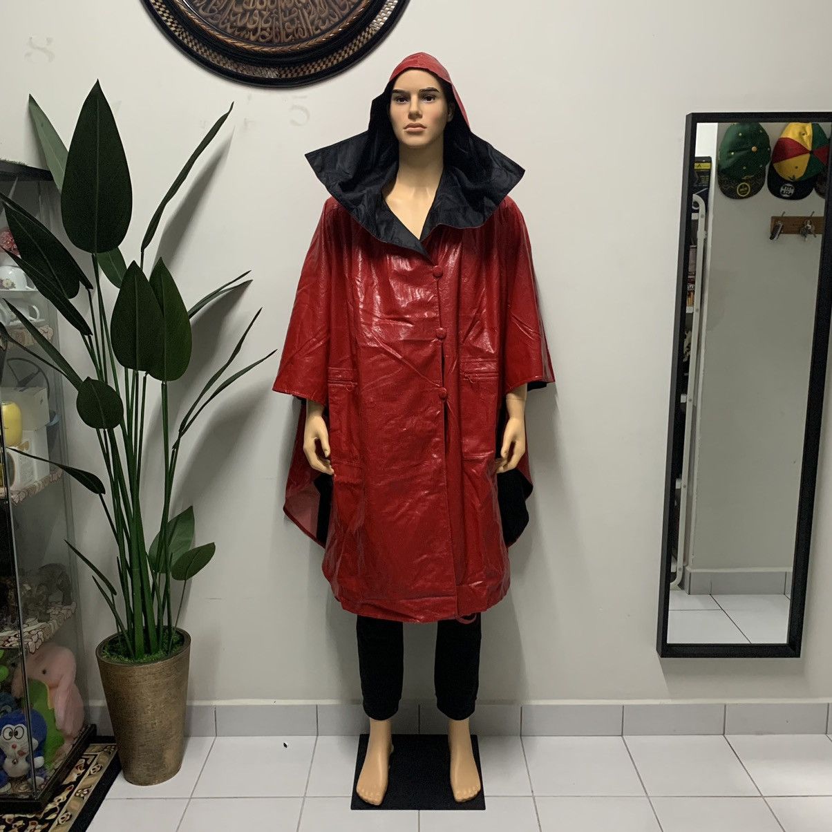Japanese Brand Reversible RED & BLACK Leather Poncho #1388-58 Size US XXL / EU 58 / 5 - 1 Thumbnail
