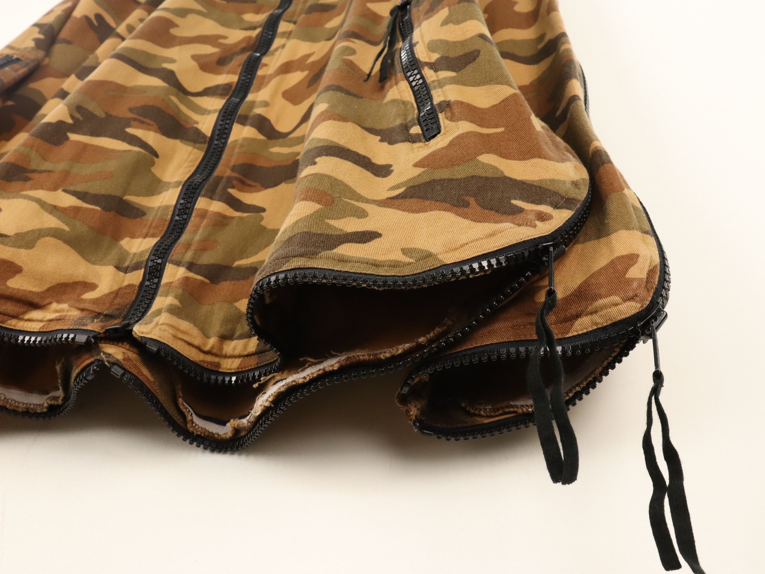 Needles HOGGS by Nepenthes Multi Zipper Camo Jacket Size US XL / EU 56 / 4 - 11 Thumbnail