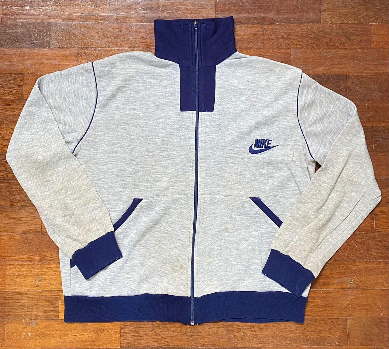 image of Nike 70's Orange Tag Sw 6 in Grey, Men's (Size Large)