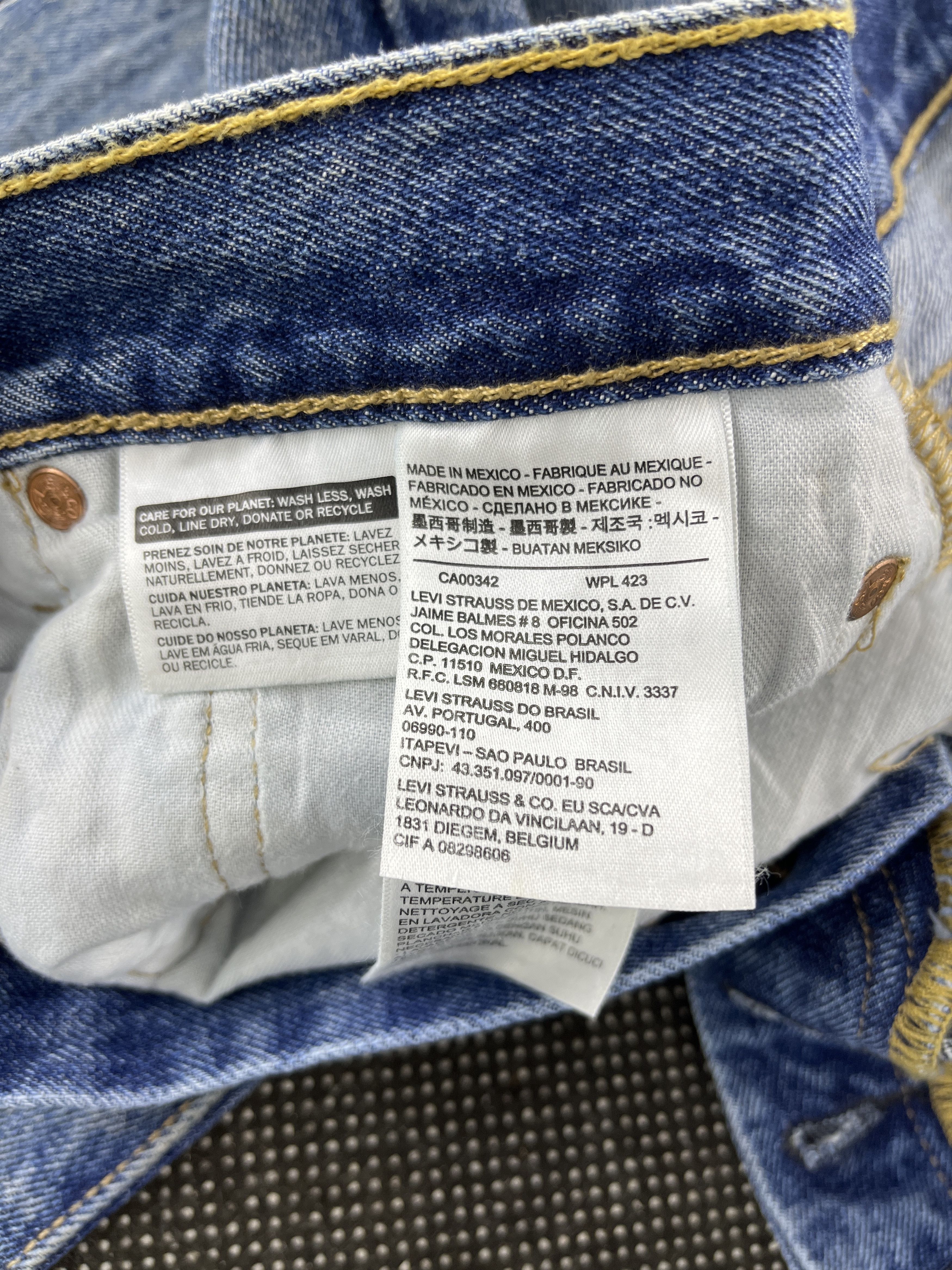 Levi's Vintage Levi’s 501 Dirty Wash Jeans 32 x 32 Denim - J262 Size US 34 / EU 50 - 7 Thumbnail