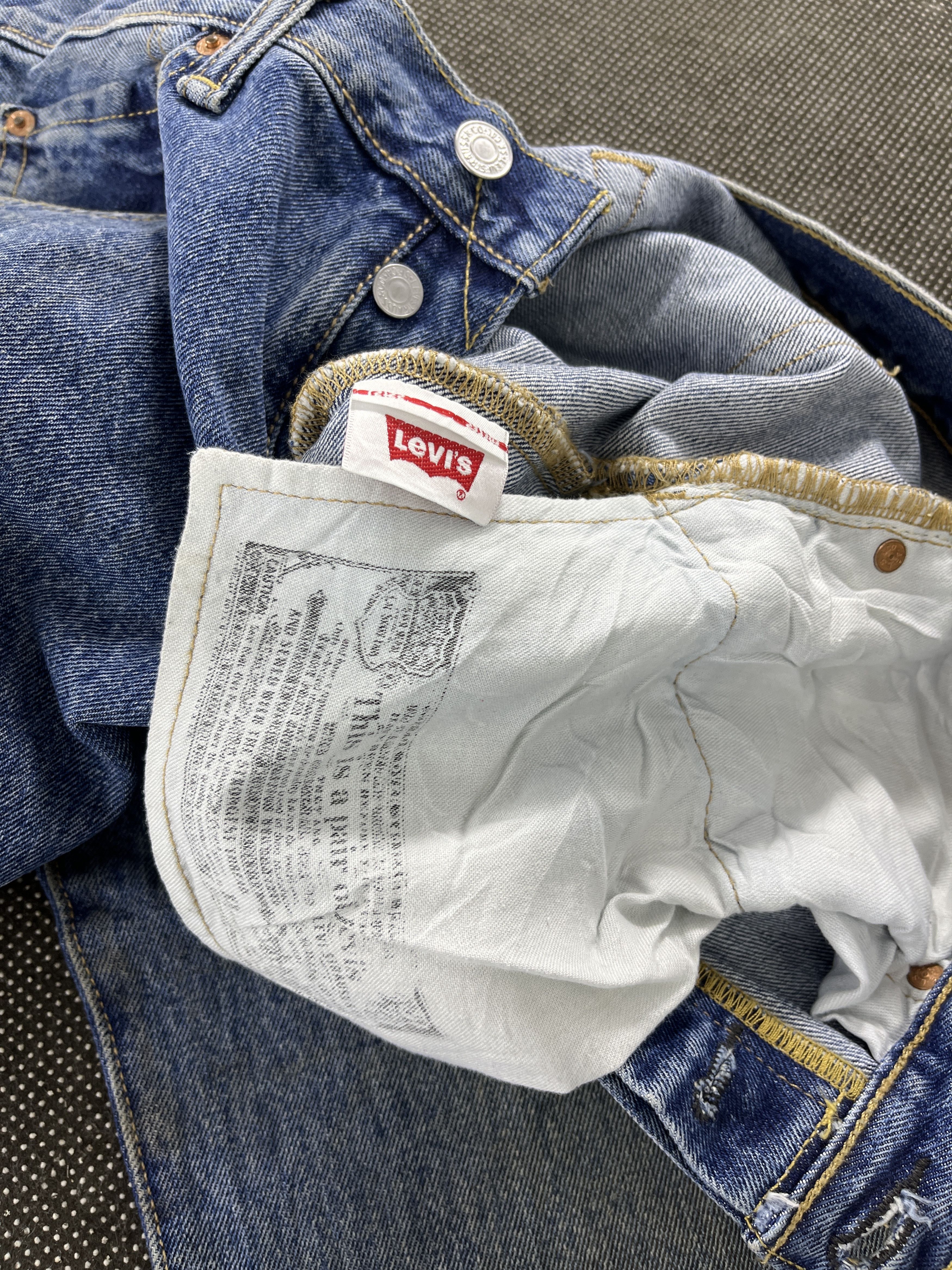 Levi's Vintage Levi’s 501 Dirty Wash Jeans 32 x 32 Denim - J262 Size US 34 / EU 50 - 9 Thumbnail