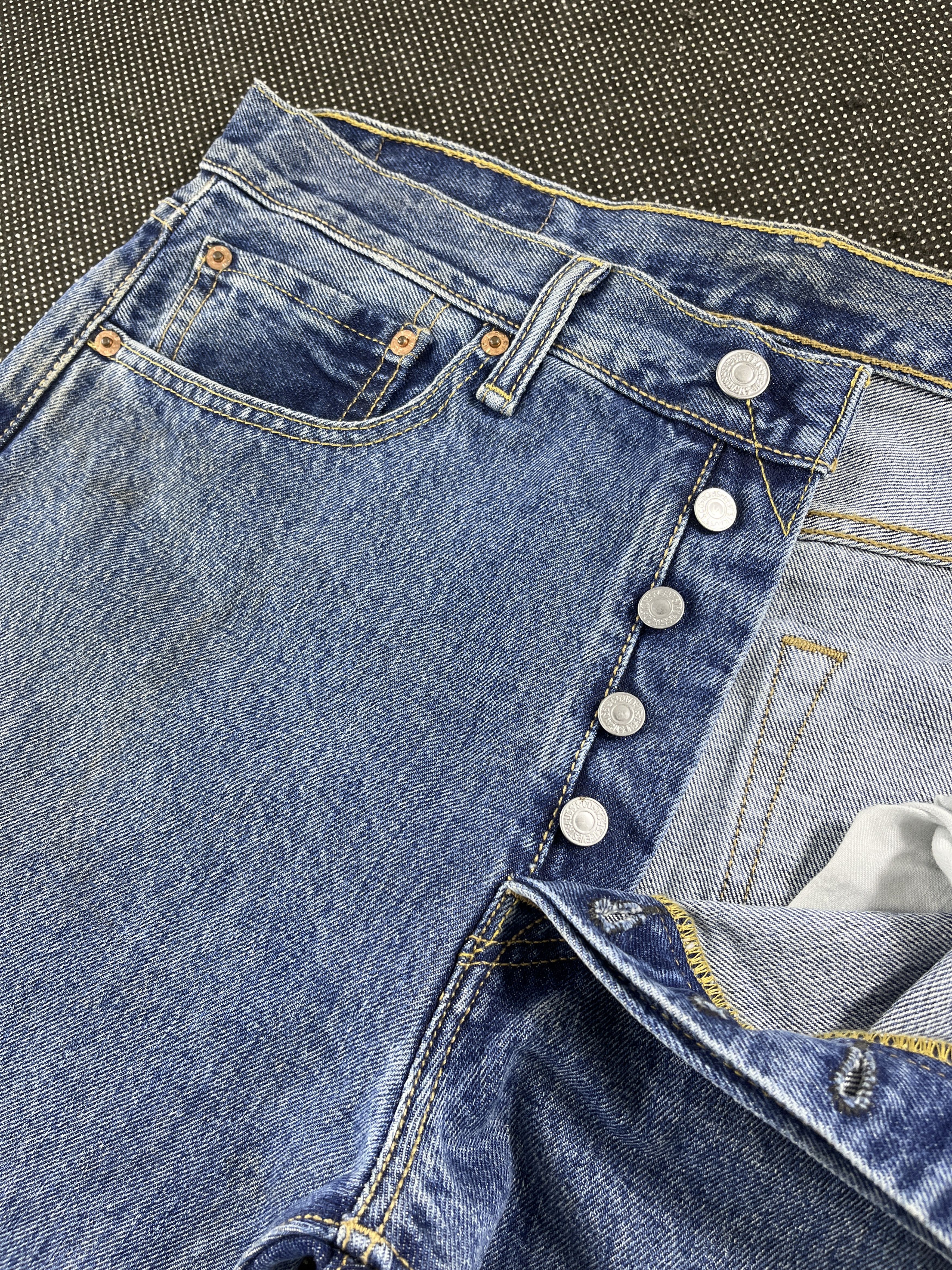 Levi's Vintage Levi’s 501 Dirty Wash Jeans 32 x 32 Denim - J262 Size US 34 / EU 50 - 6 Thumbnail