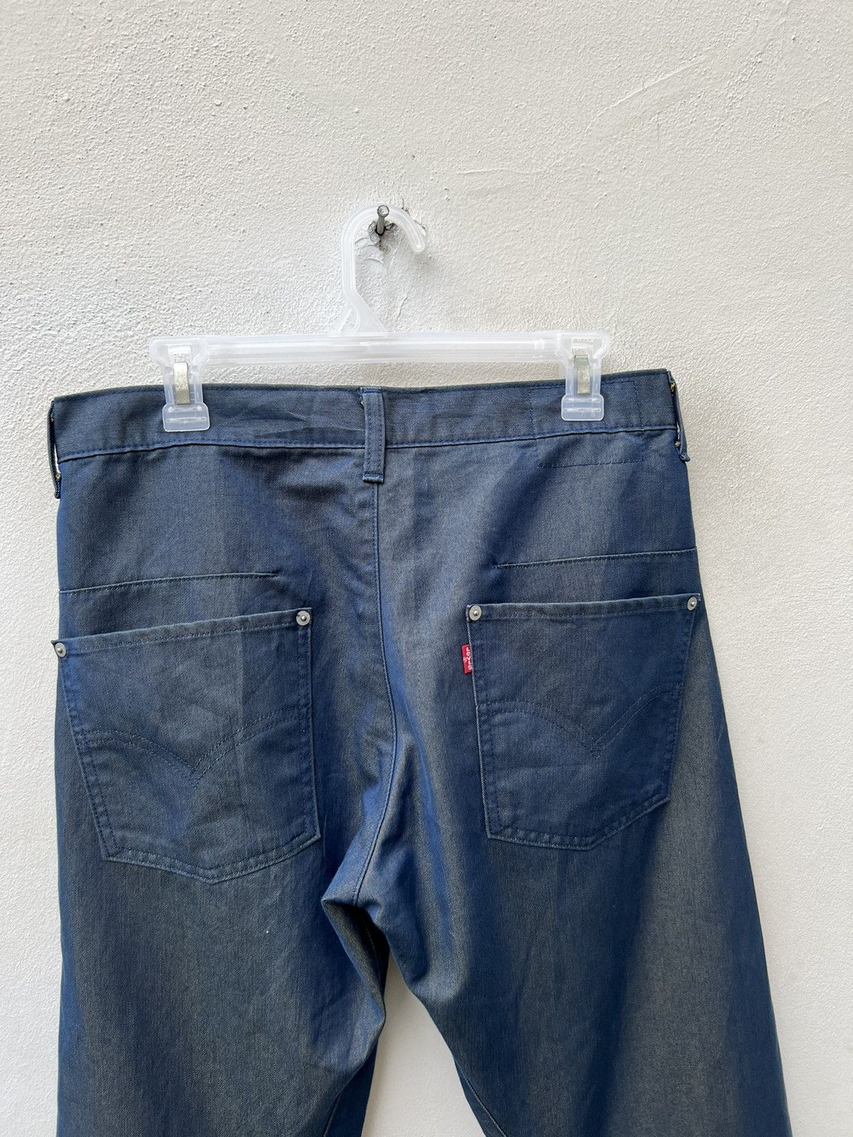 Levi's Vintage Millennium Year 2000 Levi’s Engineered Regular Jeans Size US 31 - 16 Thumbnail