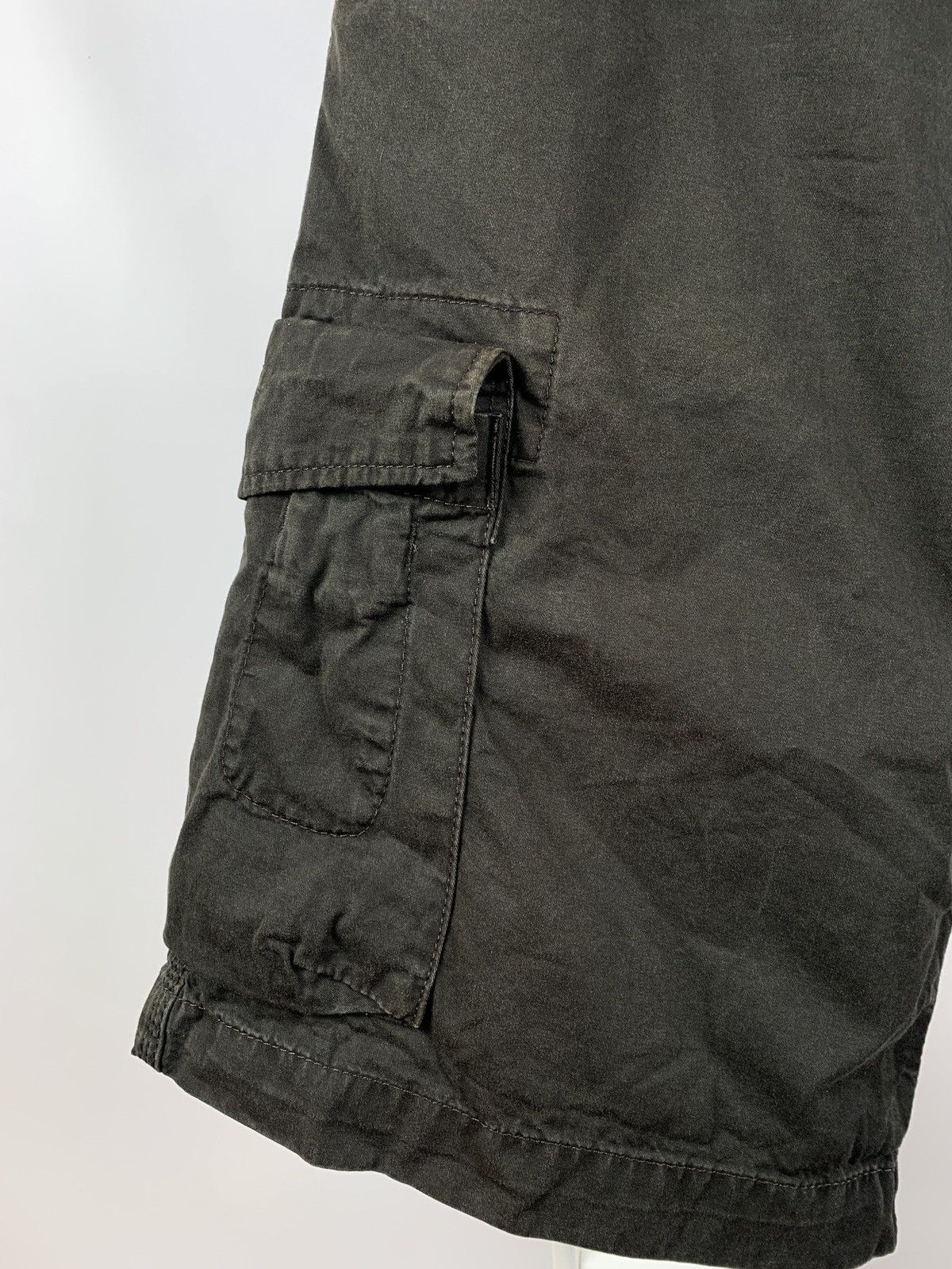 Carhartt Vintage Carhartt Sun Faded Khaki Thrift Bermuda Cargo Shorts Size US 32 / EU 48 - 9 Thumbnail