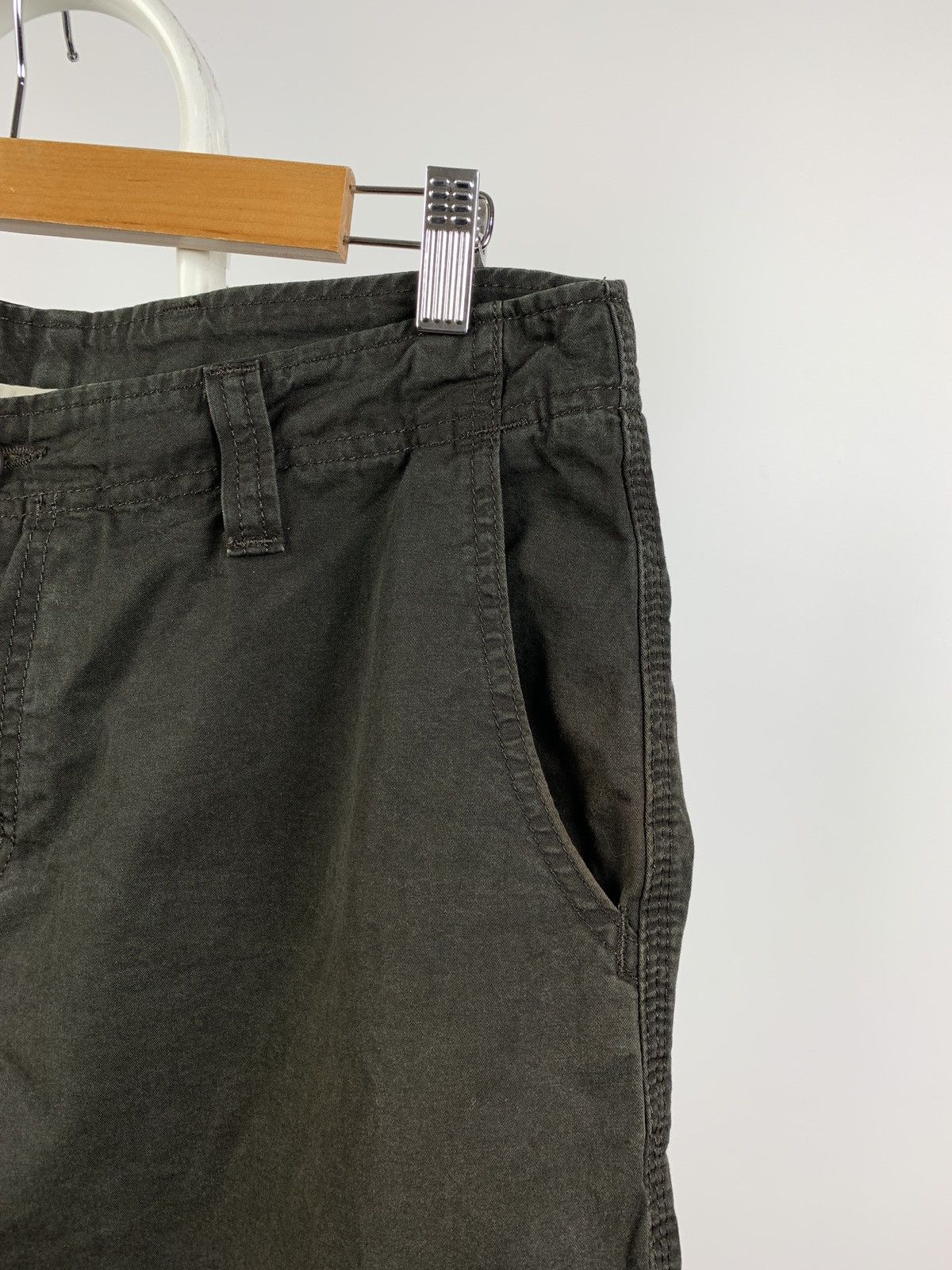 Carhartt Vintage Carhartt Sun Faded Khaki Thrift Bermuda Cargo Shorts Size US 32 / EU 48 - 10 Thumbnail