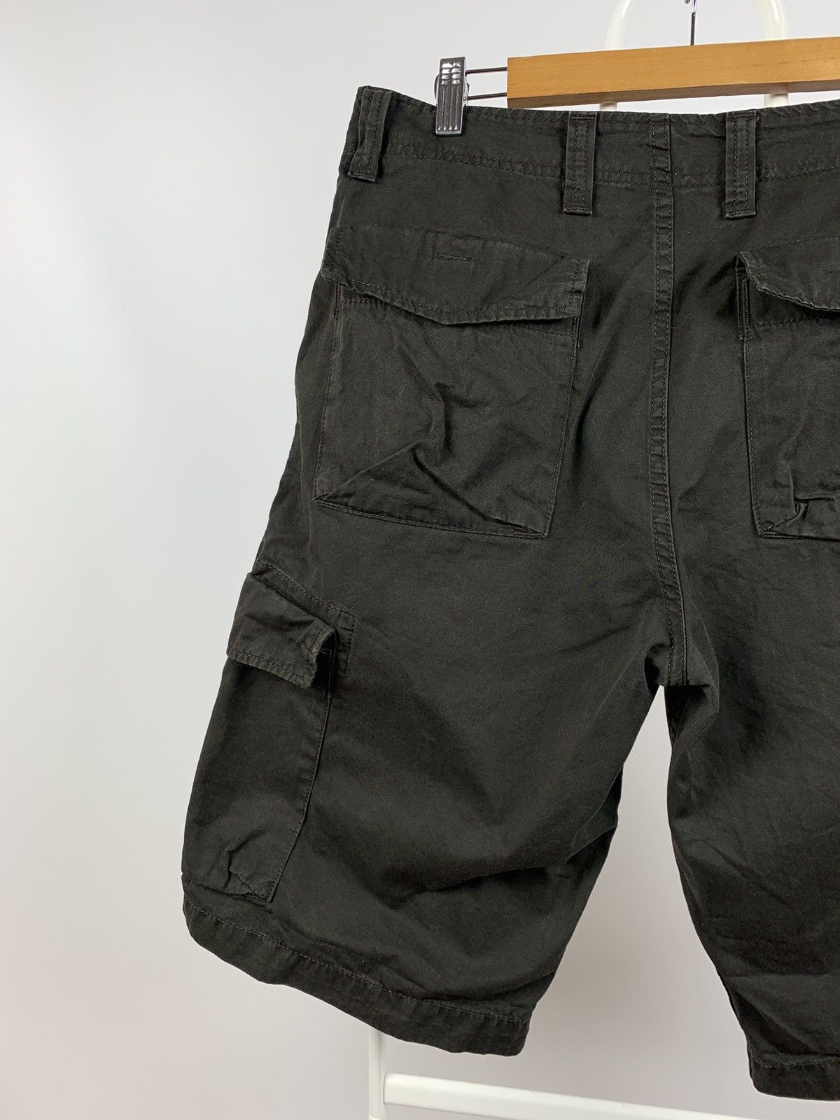 Carhartt Vintage Carhartt Sun Faded Khaki Thrift Bermuda Cargo Shorts Size US 32 / EU 48 - 13 Thumbnail