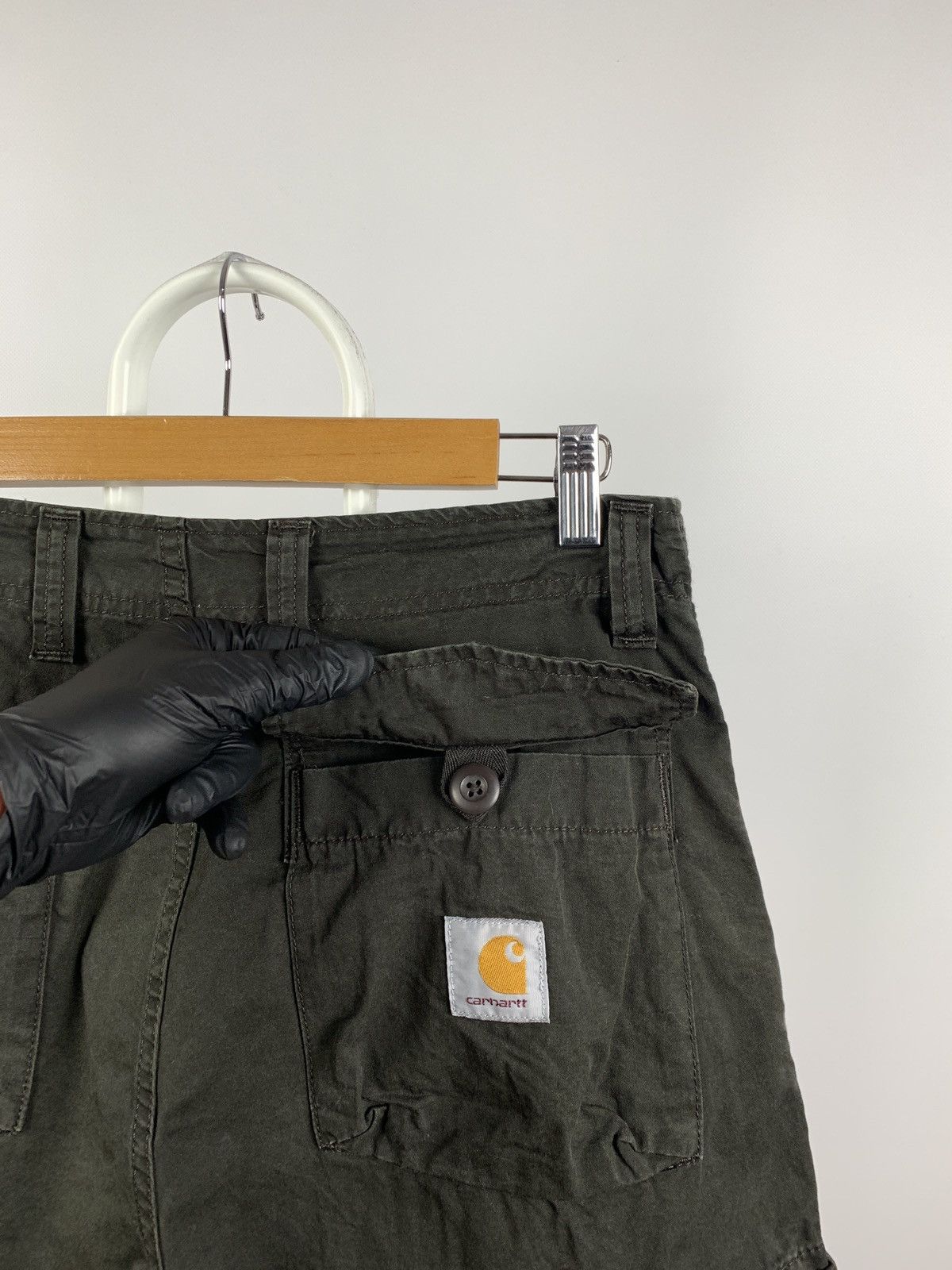 Carhartt Vintage Carhartt Sun Faded Khaki Thrift Bermuda Cargo Shorts Size US 32 / EU 48 - 15 Thumbnail