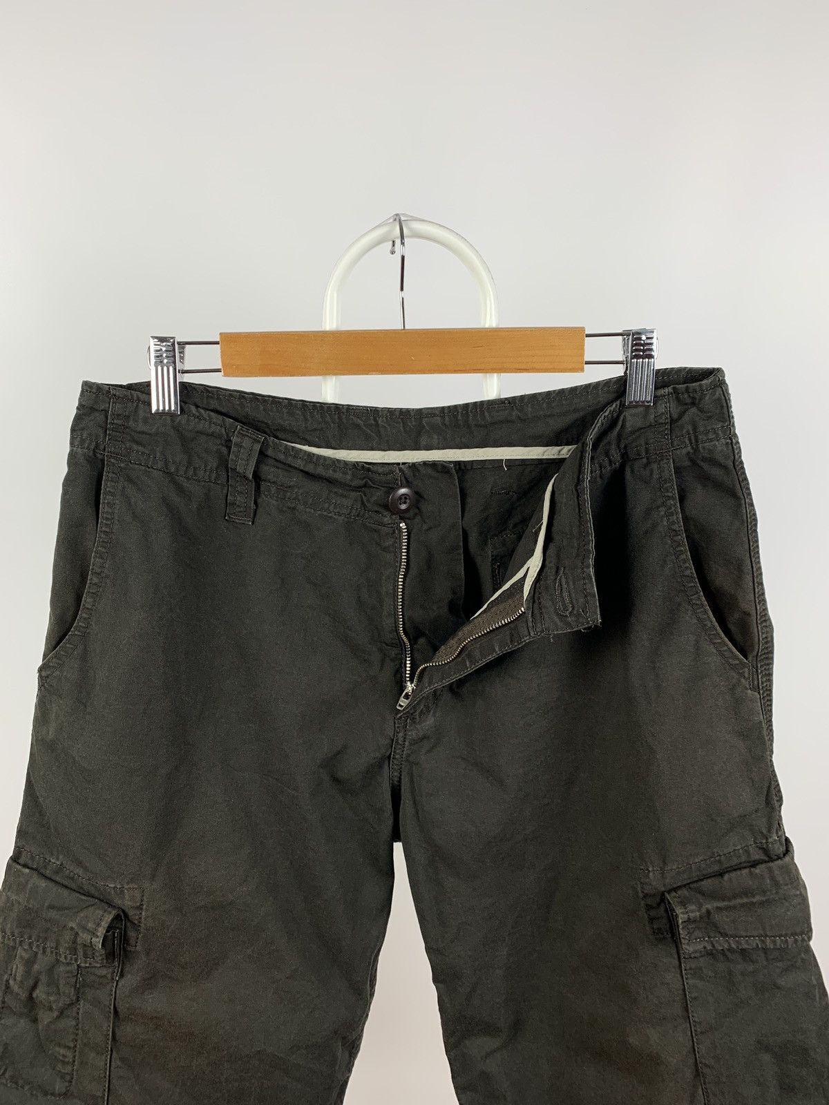 Carhartt Vintage Carhartt Sun Faded Khaki Thrift Bermuda Cargo Shorts Size US 32 / EU 48 - 4 Thumbnail