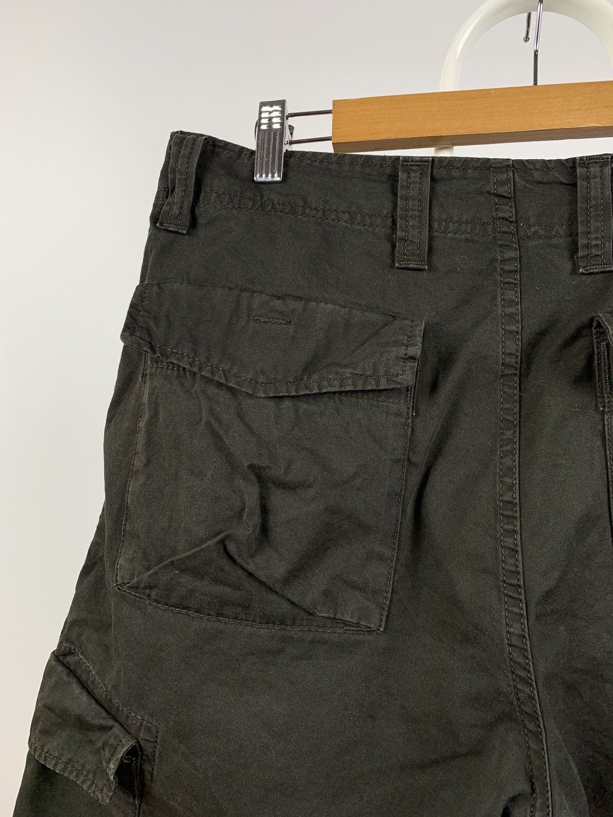 Carhartt Vintage Carhartt Sun Faded Khaki Thrift Bermuda Cargo Shorts Size US 32 / EU 48 - 14 Thumbnail