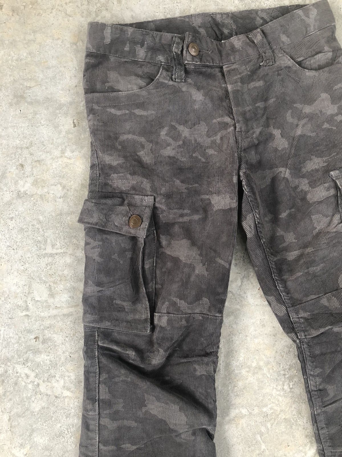 Japanese Brand suit company cargo pants corduroy camo fullprint jeans Size US 30 / EU 46 - 2 Thumbnail