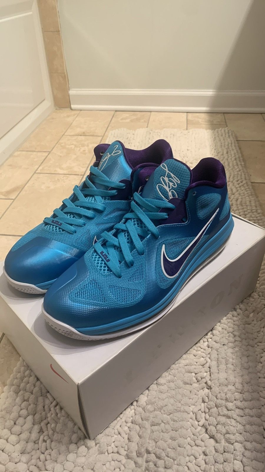 Nike Lebron 9 Low Hornet Size US 13 / EU 46 - 3 Thumbnail