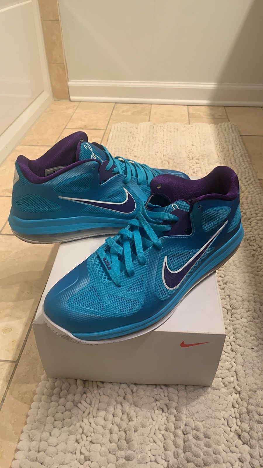 Nike Lebron 9 Low Hornet Size US 13 / EU 46 - 4 Thumbnail