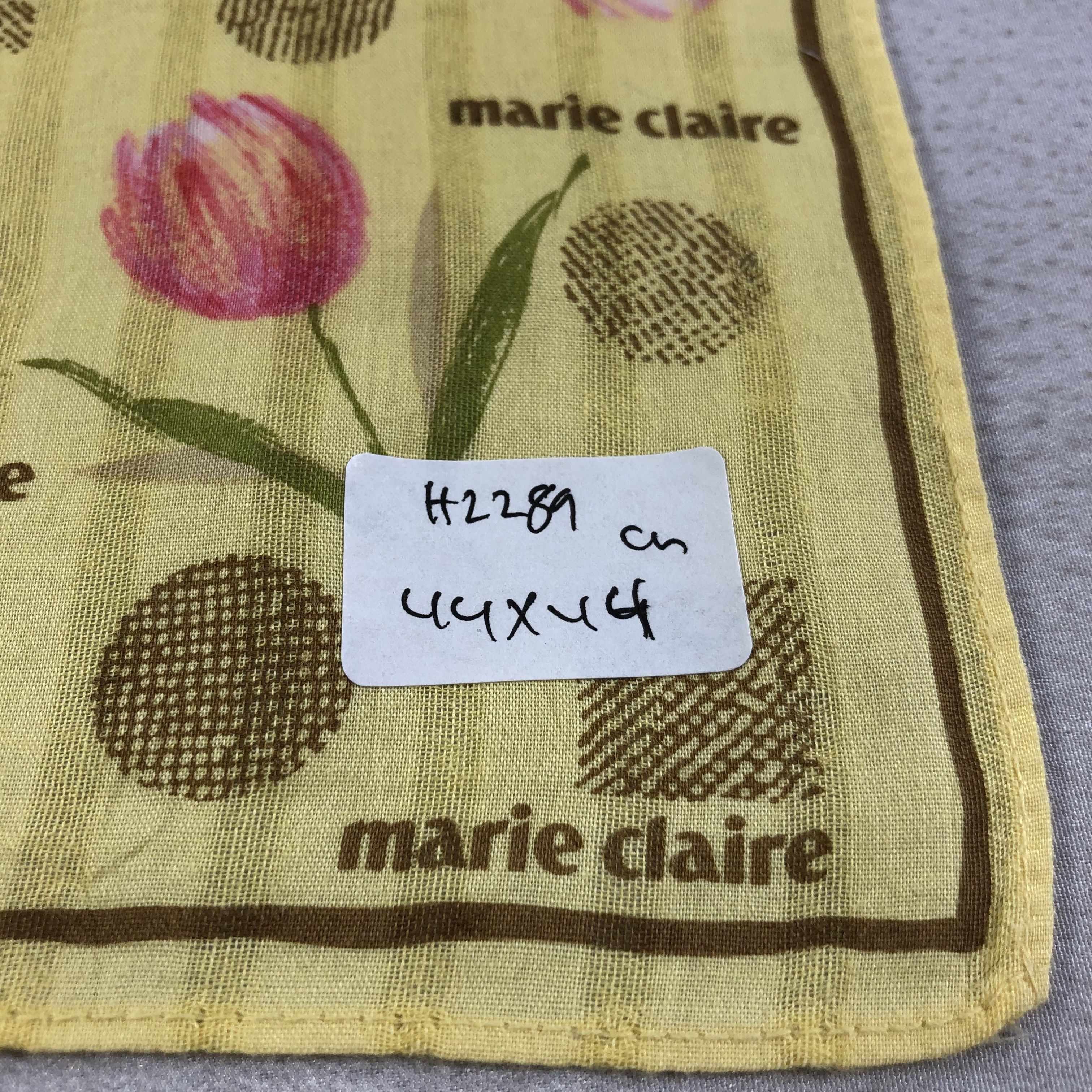 Vintage Marie Claire Floral Handkerchief Neckerchief Bandana H2289 Size ONE SIZE - 5 Thumbnail