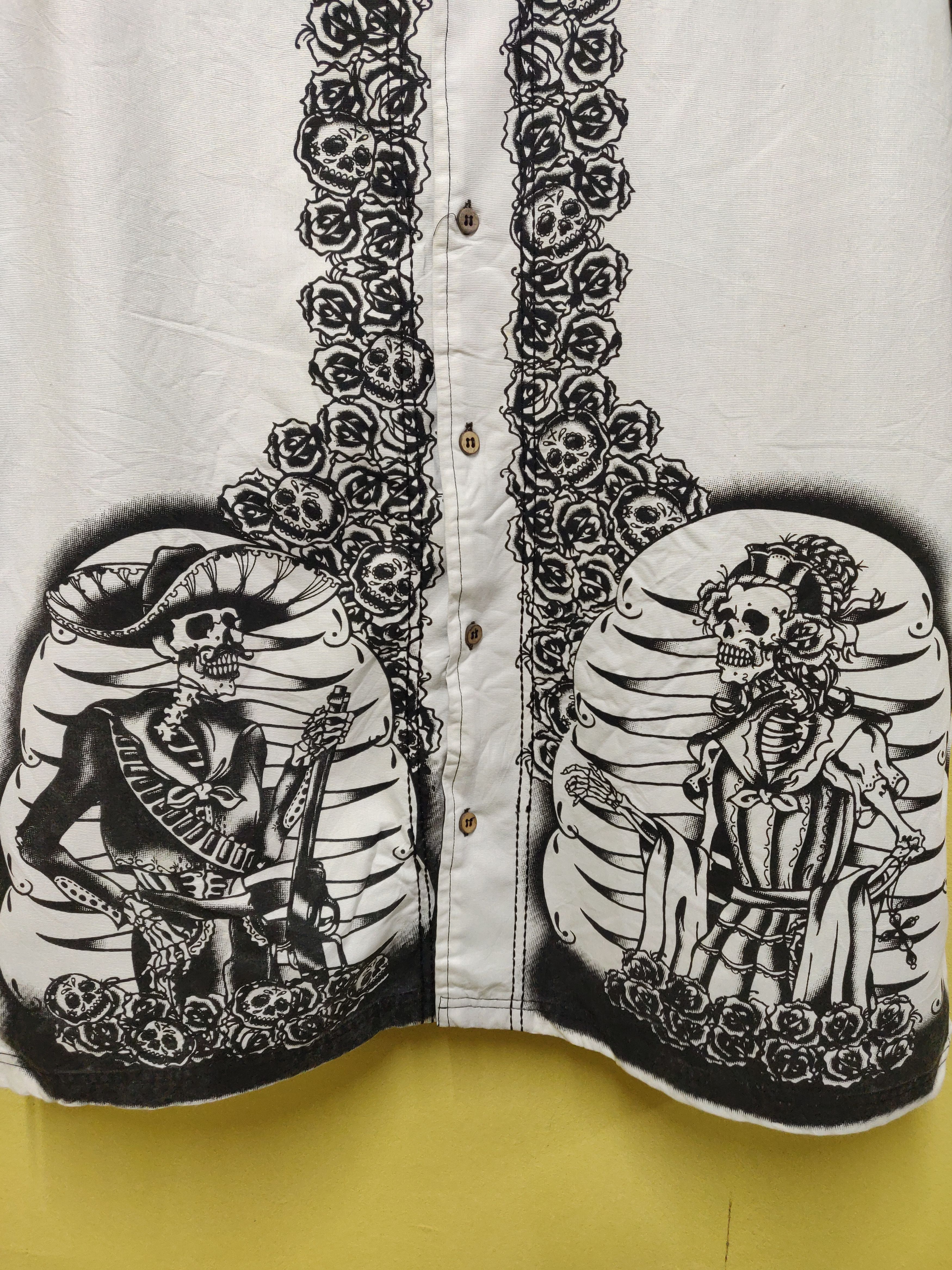 (B51) Lucky 13- nice skull design 100%rayon