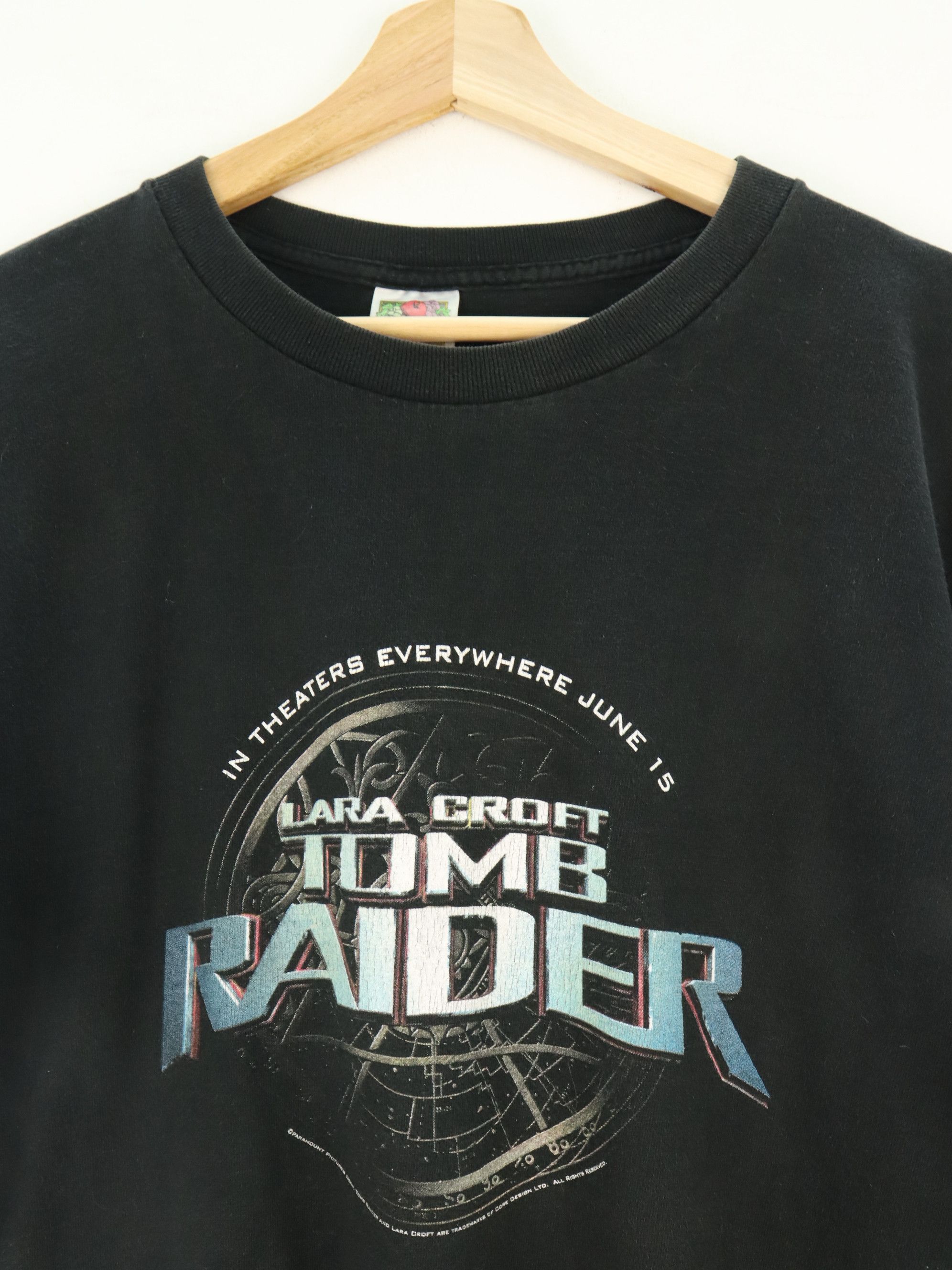 Fruit Of The Loom Vintage Movie Tomb Raider Lara Croft Angelina Jolie 2001s Size US XL / EU 56 / 4 - 5 Thumbnail