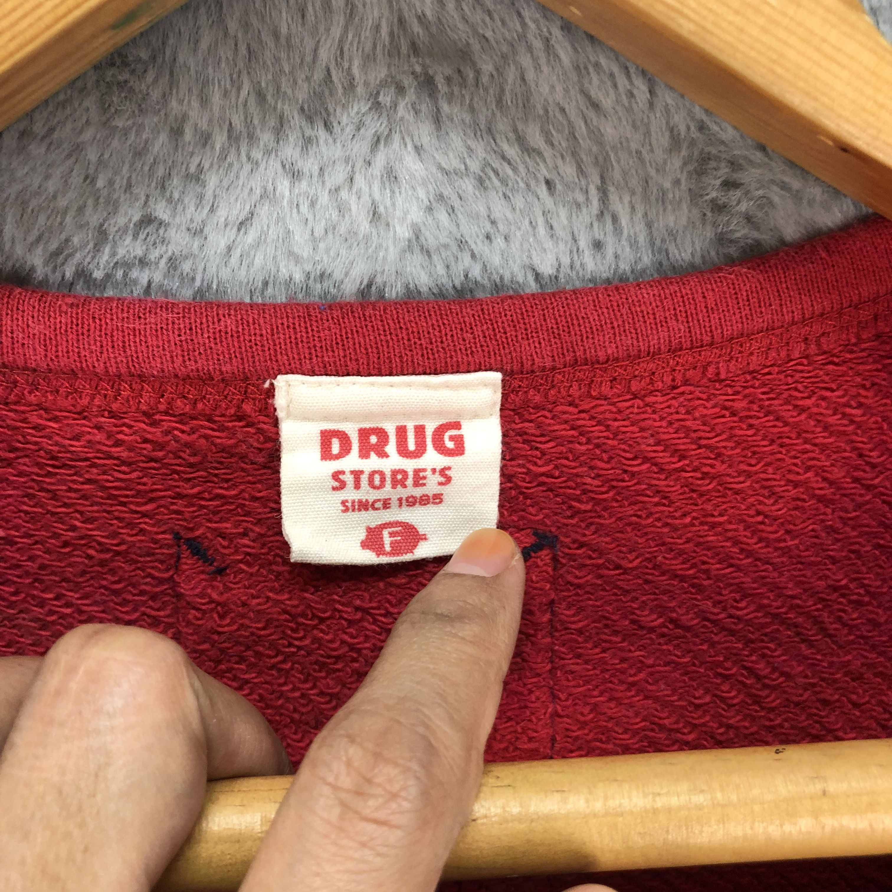 Japanese Brand Drug Store's Apache Hog Big Logo Long Sleeve Tees #4494-156 Size US L / EU 52-54 / 3 - 7 Thumbnail