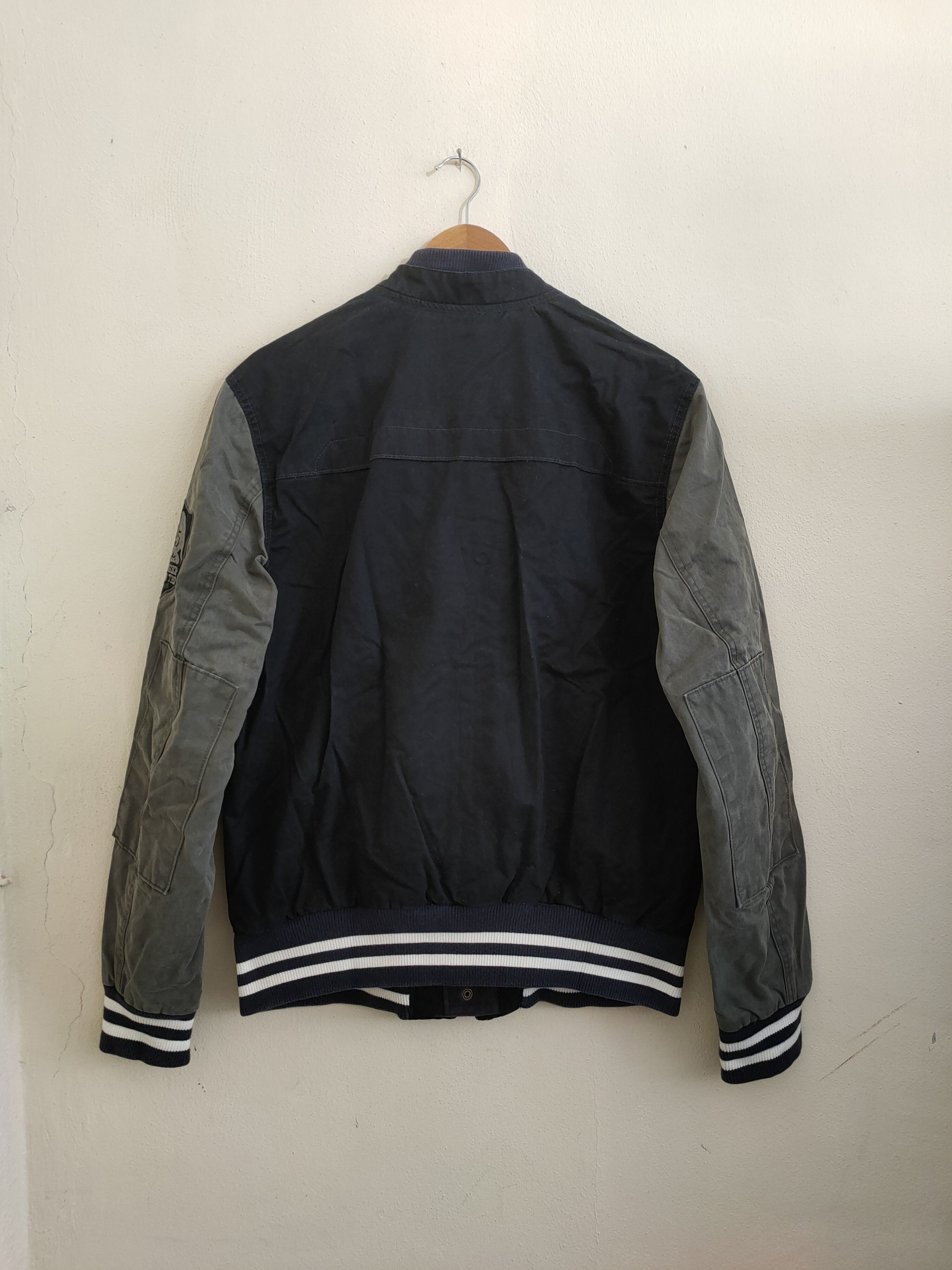 Tommy Hilfiger × Vintage Vintage Tommy Hilfiger denim Varcity Jacket Size US L / EU 52-54 / 3 - 2 Thumbnail