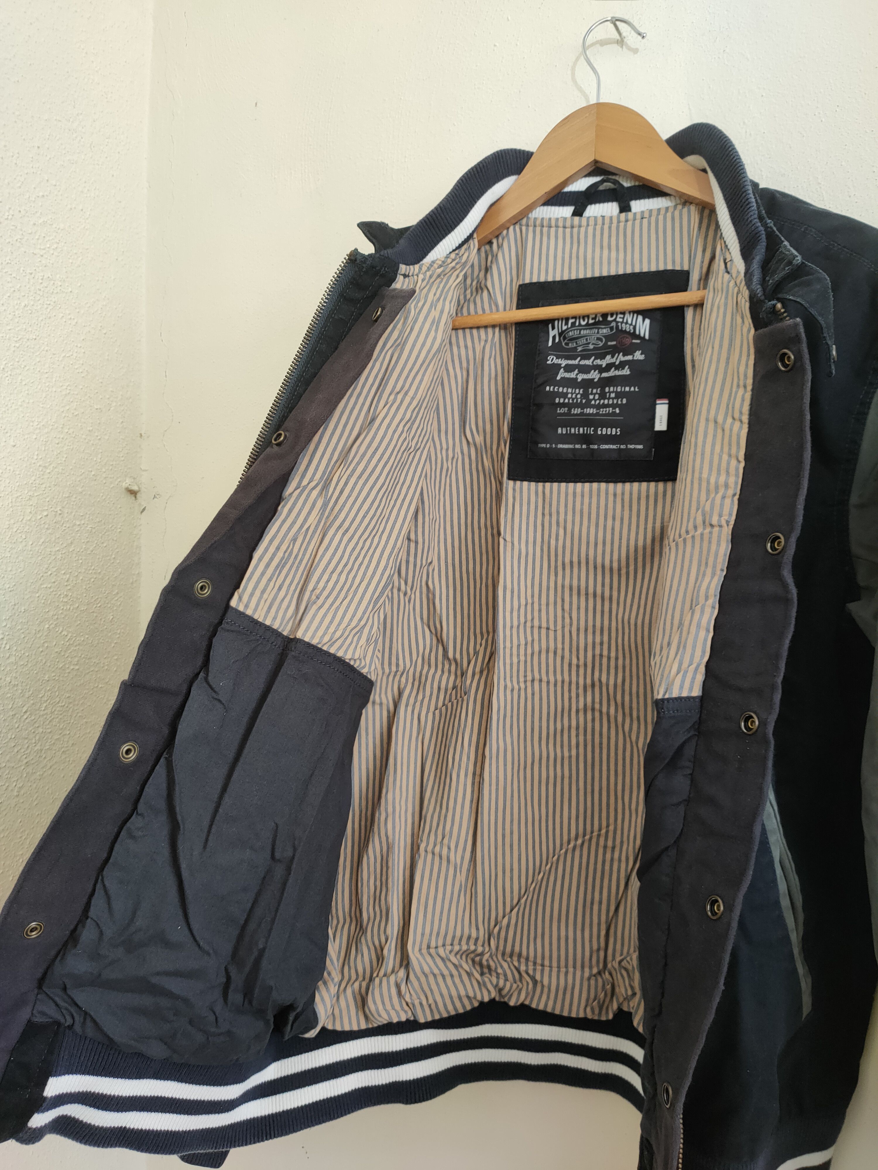 Tommy Hilfiger × Vintage Vintage Tommy Hilfiger denim Varcity Jacket Size US L / EU 52-54 / 3 - 8 Thumbnail