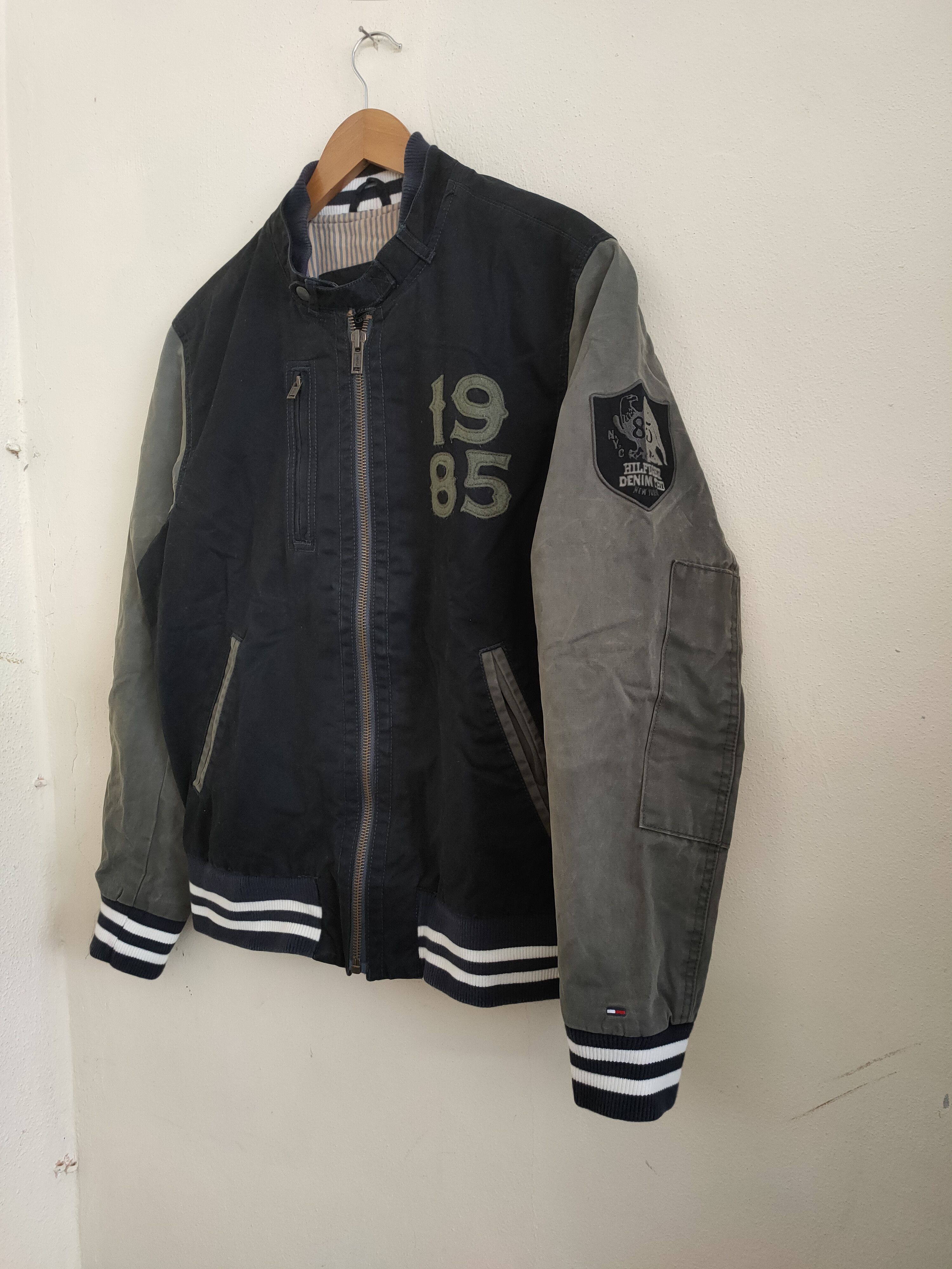 Tommy Hilfiger × Vintage Vintage Tommy Hilfiger denim Varcity Jacket Size US L / EU 52-54 / 3 - 6 Thumbnail