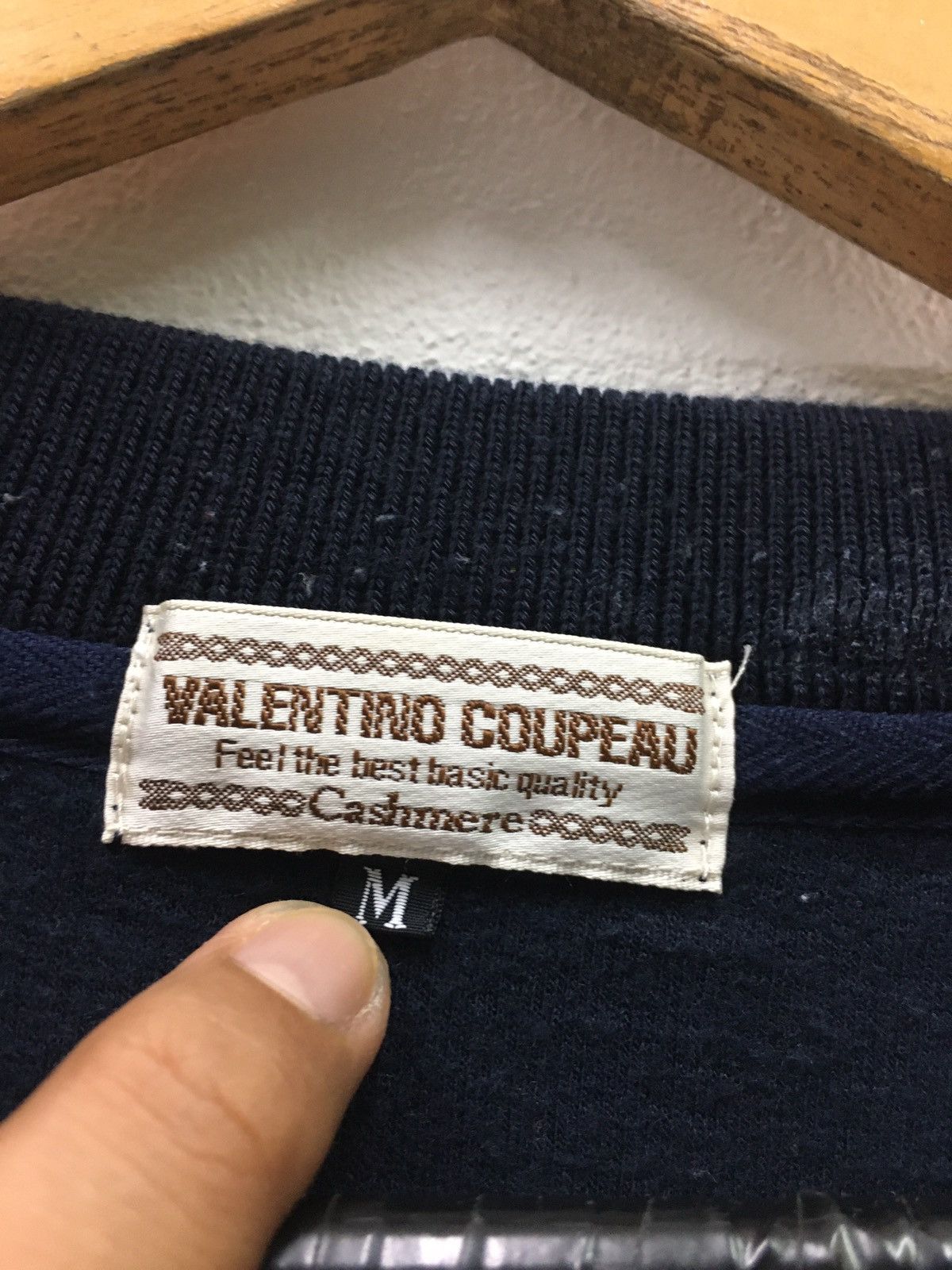 Designer × Valentino Vintage Valentino Coupeau Big Logo Sweatshirt Size US M / EU 48-50 / 2 - 7 Thumbnail