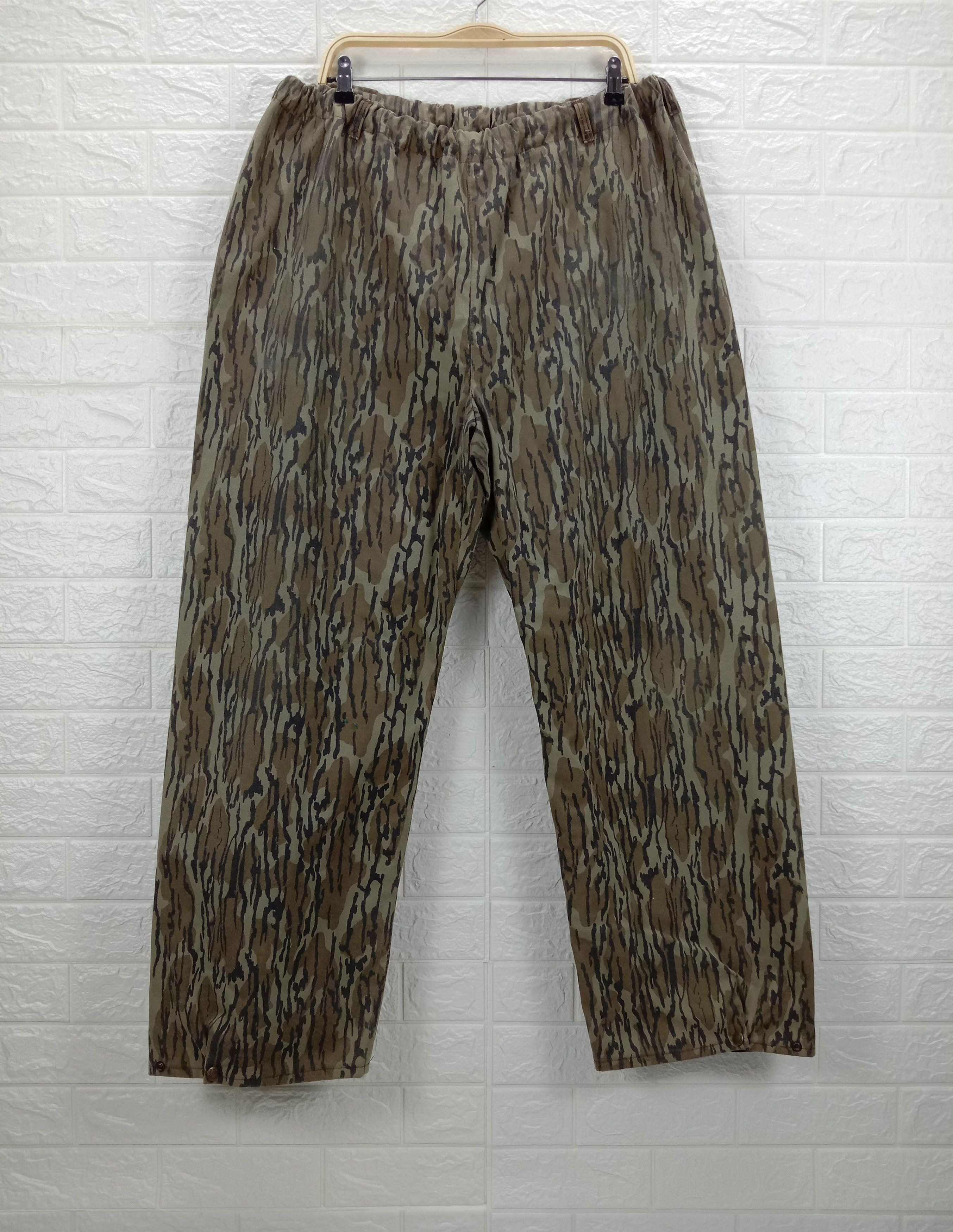 image of Vintage Cabelas Goretex Camo Outdoor Pants, Men's (Size 34)