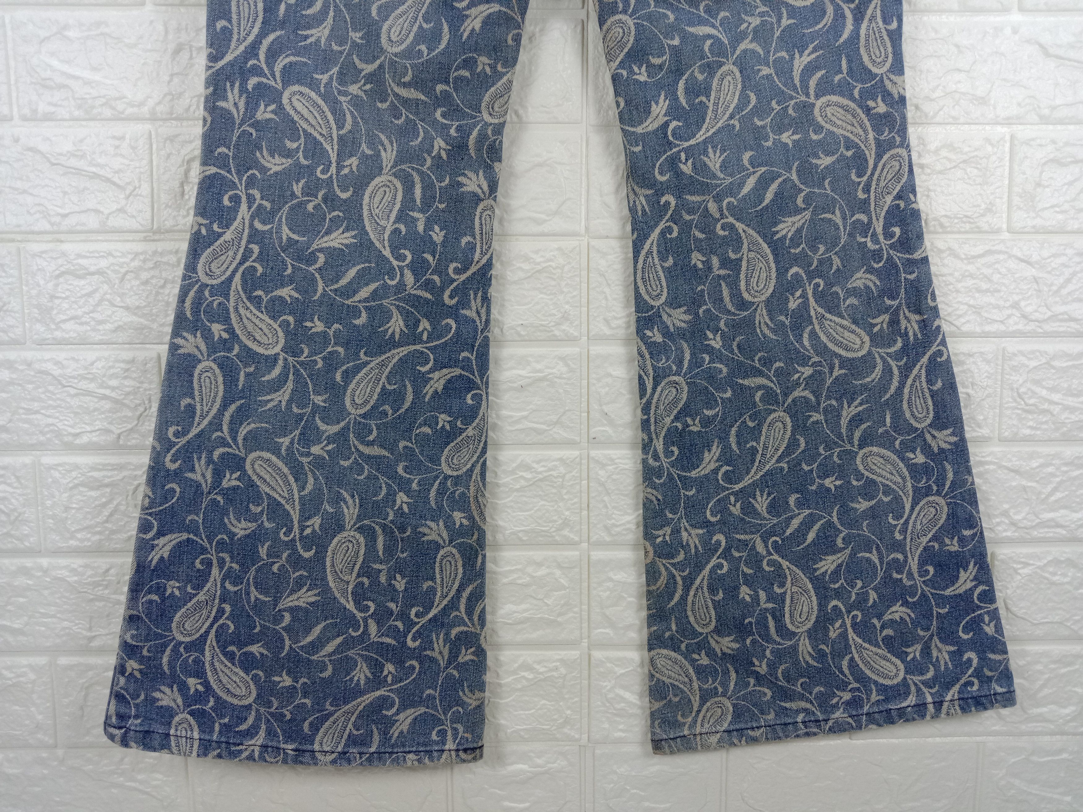 Japanese Brand Vintage Japanese Art Full Printed Flare Jeans Size 27" / US 4 / IT 40 - 8 Thumbnail