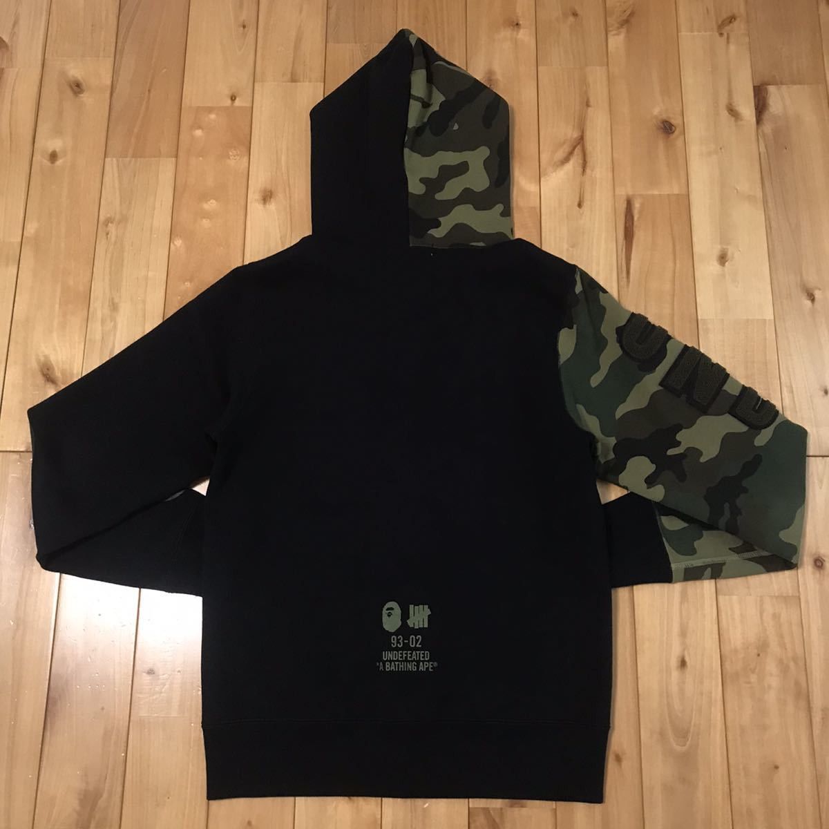 Bape × Undefeated BAPE × undefeated shark full zip hoodie ape woodland camo Size US S / EU 44-46 / 1 - 5 Thumbnail