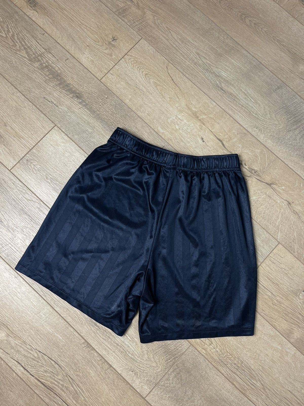 Nike Vintage Nike Y2K Swoosh Logo Shorts Size S Size US 30 / EU 46 - 7 Thumbnail