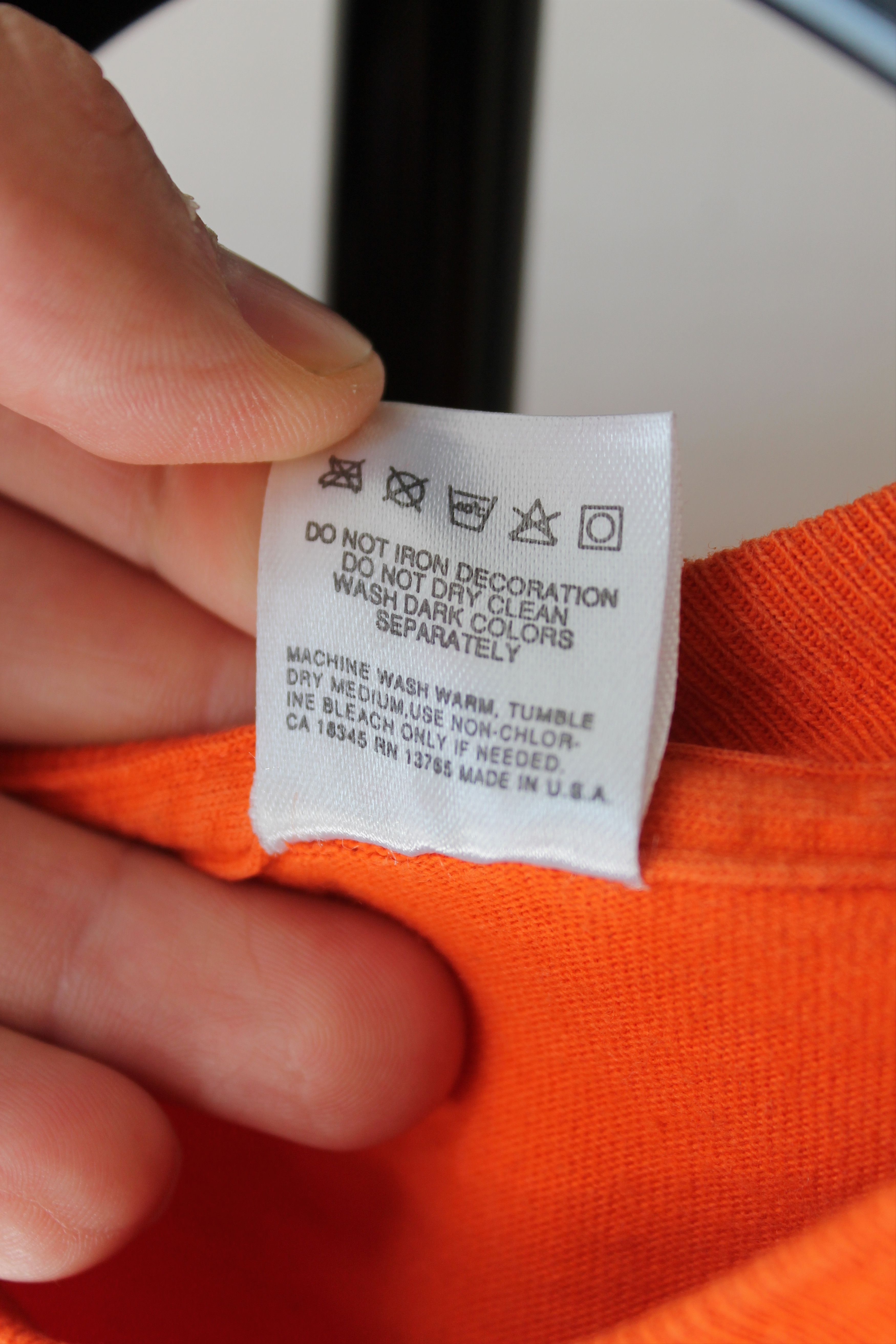 Vintage 1995 RARE! Vintage T Shirt Reese's orange Hershey Foods Size US L / EU 52-54 / 3 - 4 Thumbnail
